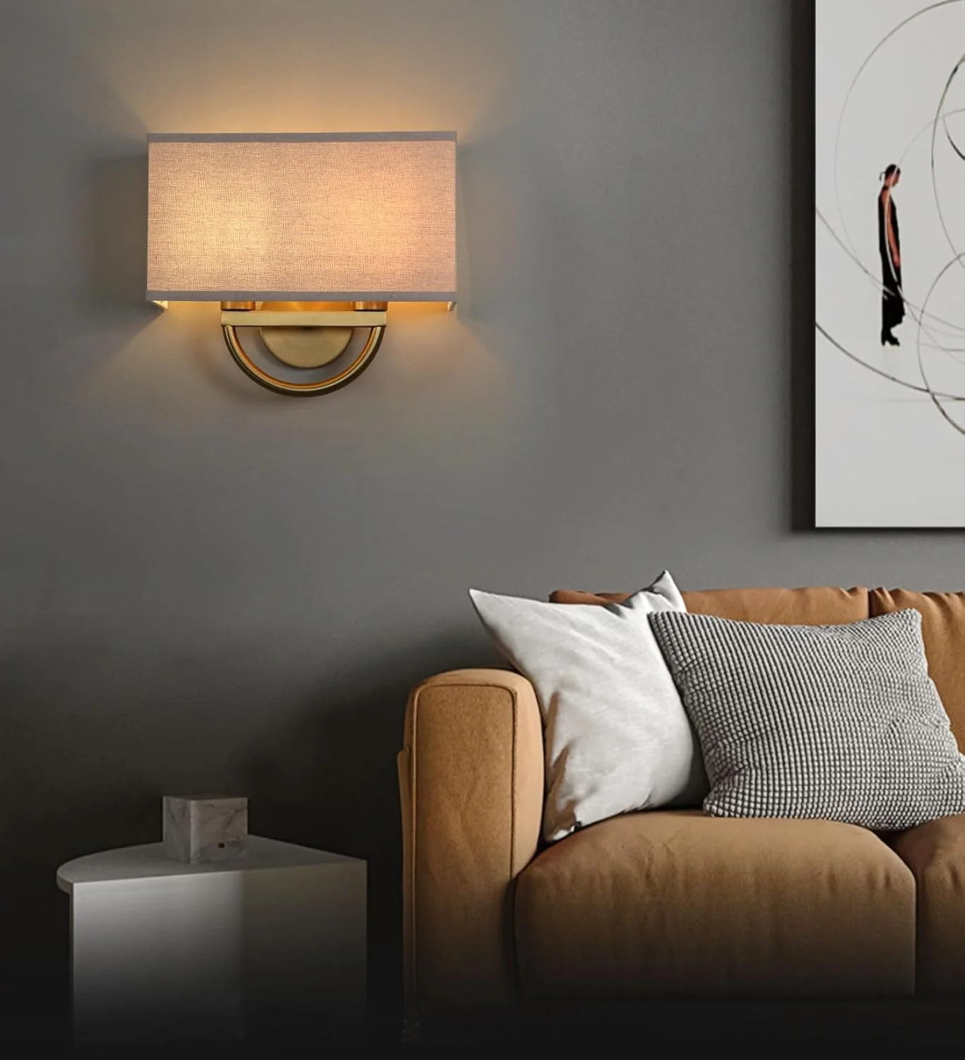 چراغ دیواری دو شاخه پرمو با سبک صنعتی و قدیمی، مناسب برای کنار تخت، اتاق خواب، نشیمن و غذاخوری، دارای سایه بان پارچه ای مربعی