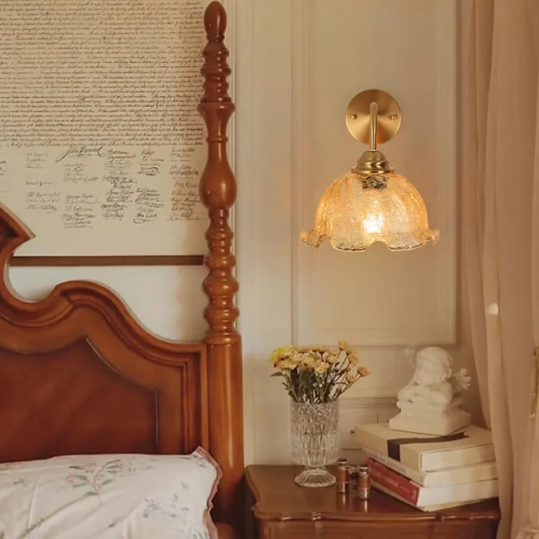 چراغ دیواری طلایی با طراحی وینتج و حباب شیشه ای کهربایی، چراغ دیواری برنجی با نصب آسان مناسب اتاق خواب، نشیمن، غذاخوری و راهرو چراغ دیواری طلایی با طراحی وینتج و حباب شیشه ای کهربایی، چراغ دیواری برنجی با نصب آسان مناسب اتاق خواب، نشیمن، غذاخوری و راهرو