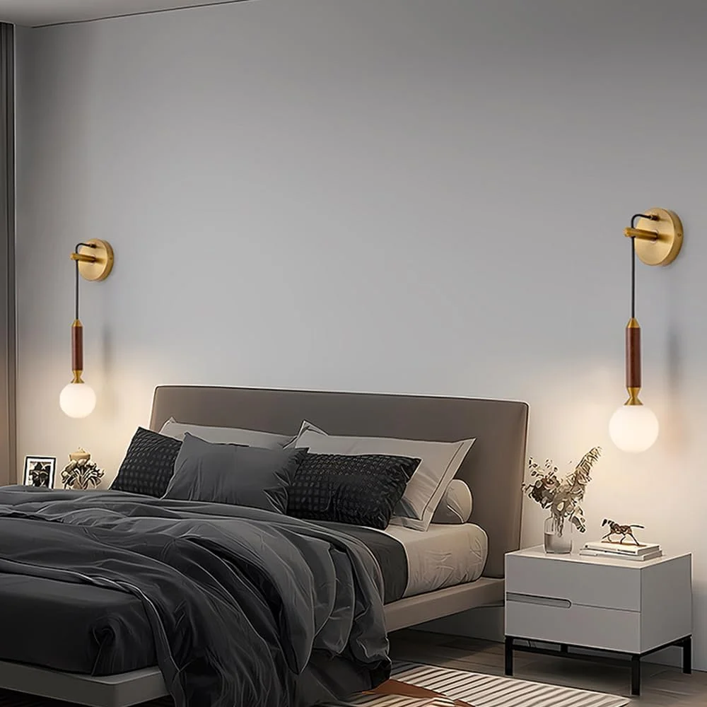 چراغ دیواری کروی شیشه ای، چراغ دیواری طلایی وینتیج با دکور چوبی، چراغ آویز دیواری قابل تنظیم ارتفاع، چراغ دیواری برای کنار تخت خواب، اتاق خواب، راهروی داخلی