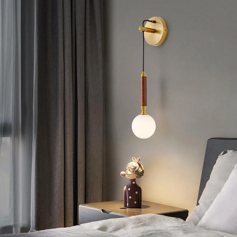 چراغ دیواری کروی شیشه ای، چراغ دیواری طلایی وینتیج با دکور چوبی، چراغ آویز دیواری قابل تنظیم ارتفاع، چراغ دیواری برای کنار تخت خواب، اتاق خواب، راهروی داخلی