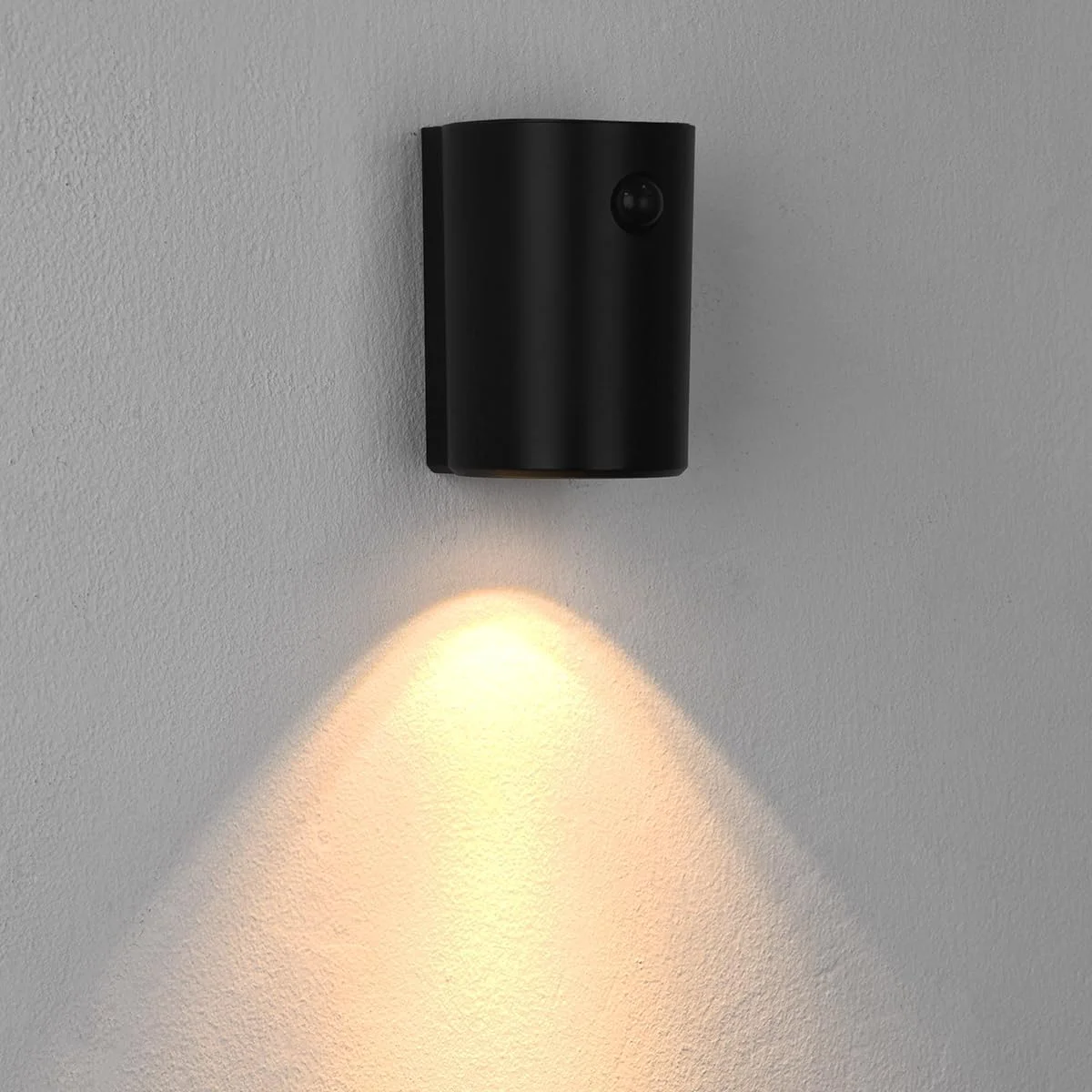 چراغ خواب LED و شمعدان دیواری NALACAL 24/7، قابل شارژ با حسگر حرکتی: نصب مغناطیسی، کم مصرف، USB-C، نورافکن - مناسب برای راهروها، حمام ها