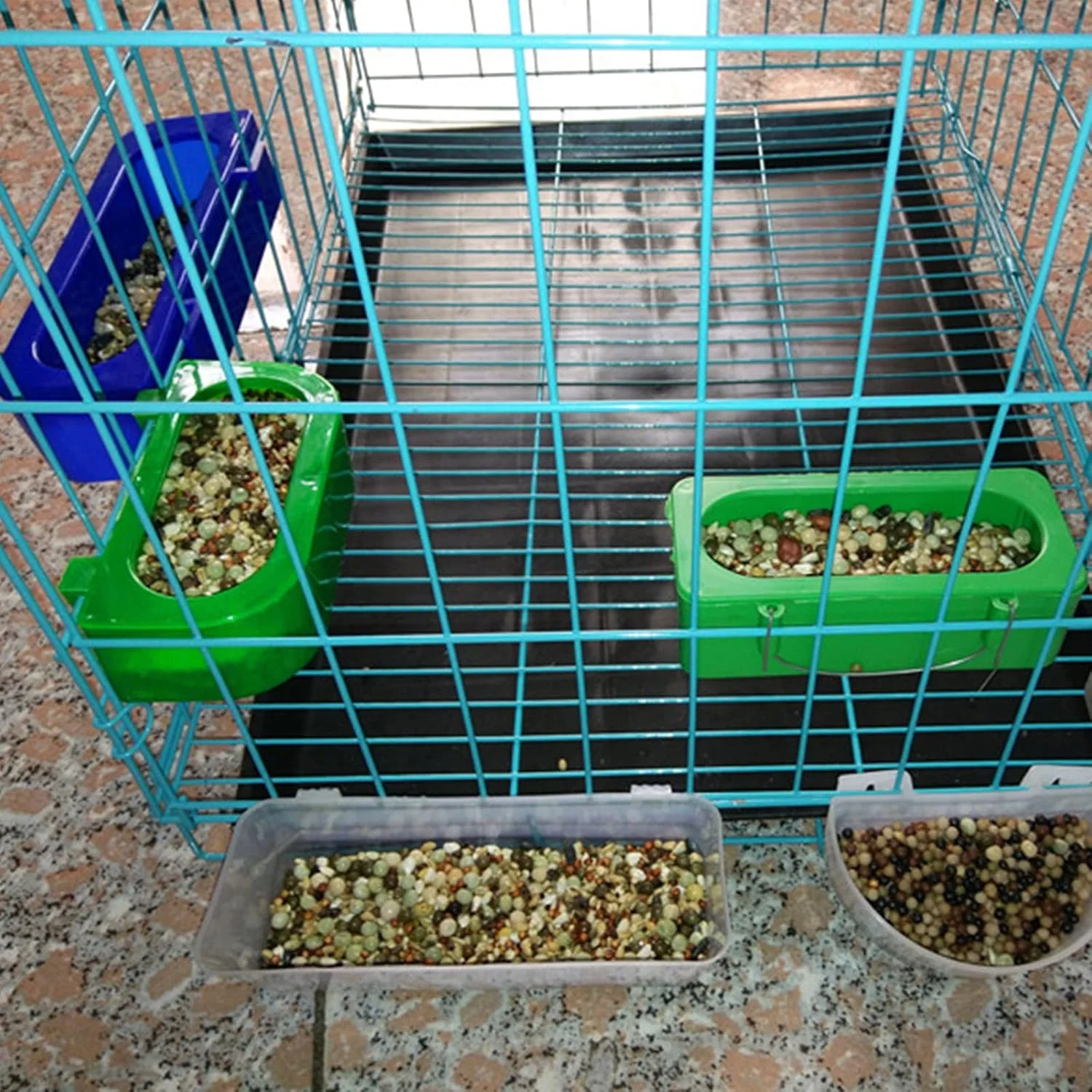 فیدر پرنده فنجان های آب آشامیدنی برای مرغ ها بلدرچین ها کاسه های غذای آویزان با قلاب لوازم جانبی قفس فیدر آویزان طیور