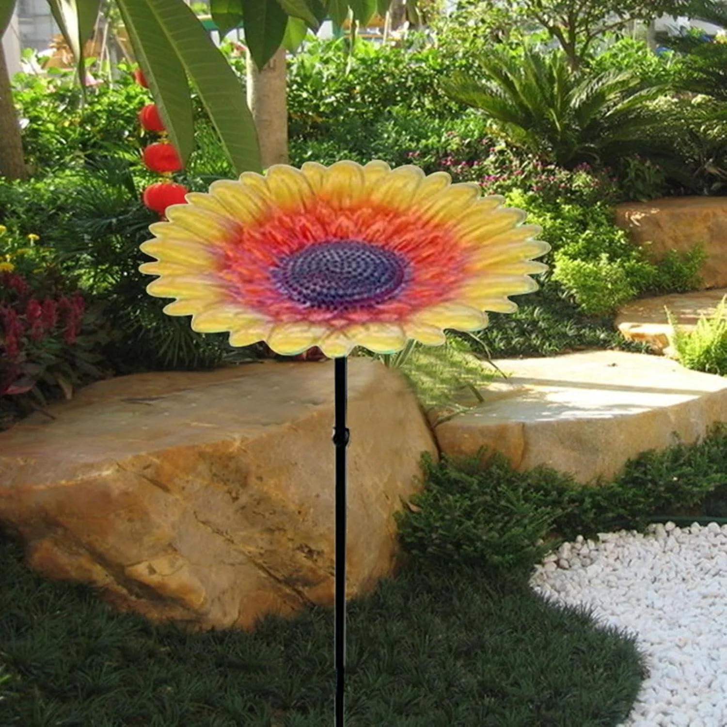 آبخوری پرندگان، آبخوری پرندگان با میله فرو رونده در زمین - سینی حمام باغی، آبخوری فلزی طرح گل، حوضچه پرندگان برای تزئین حیاط، چمن، بیرون خانه، عرشه و پاسیو