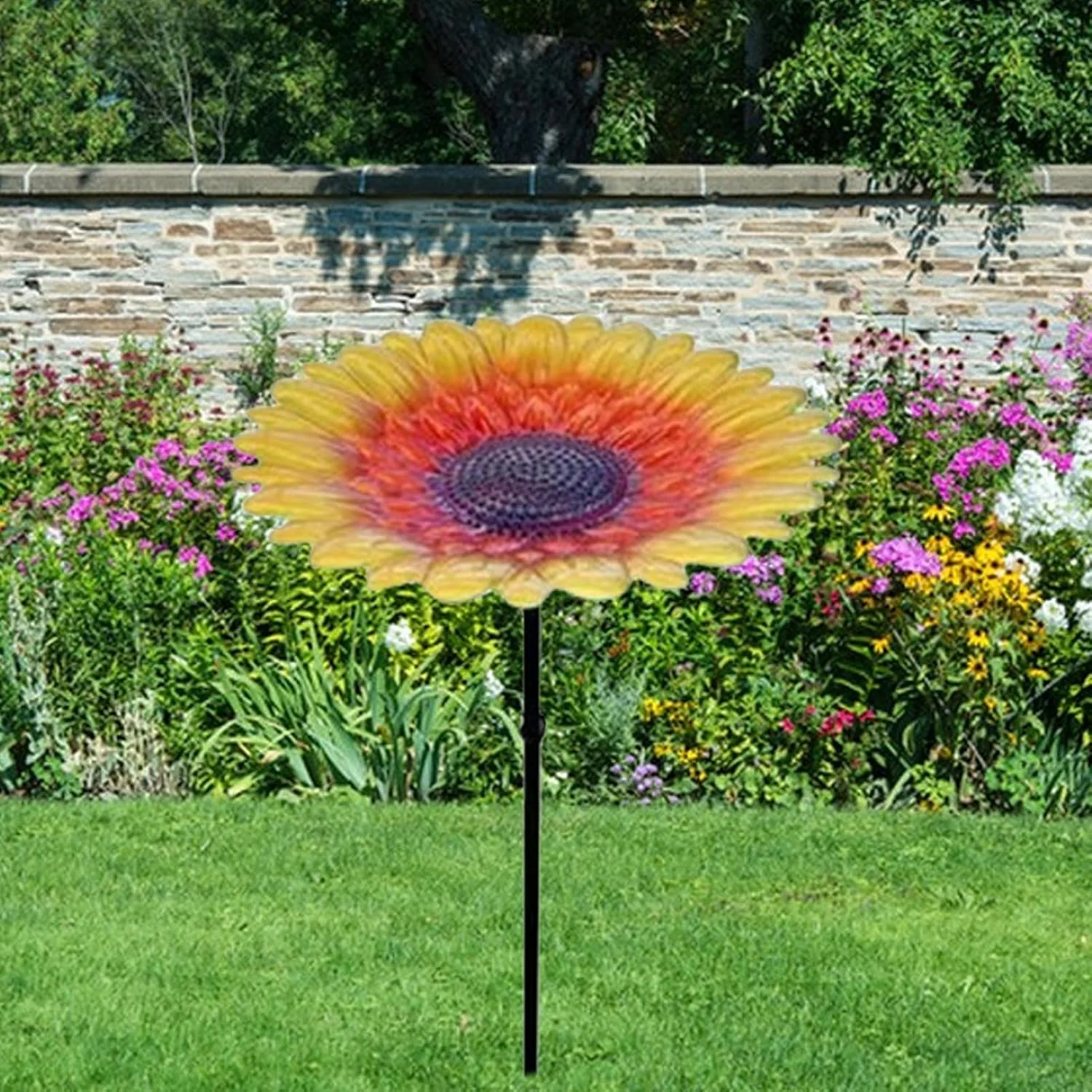 آبخوری پرندگان، آبخوری پرندگان با میله فرو رونده در زمین - سینی حمام باغی، آبخوری فلزی طرح گل، حوضچه پرندگان برای تزئین حیاط، چمن، بیرون خانه، عرشه و پاسیو