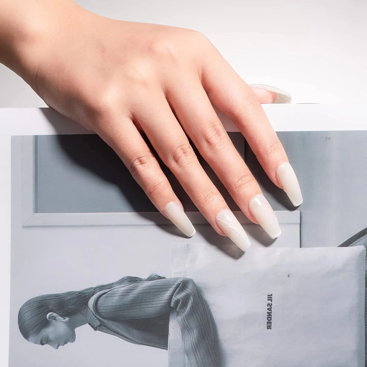 لاک ژل ناخن 15 میلی لیتری MAYCHAO، 1 عدد لاک ژل شیری سفید ژله ای، لاک ناخن شفاف UV LED، کیت استارتر طراحی ناخن، مناسب مانیکور سالنی و استفاده در خانه، 15 میلی لیتر