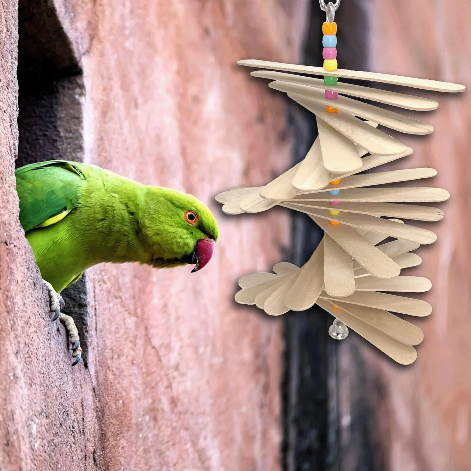 اسباب بازی پرنده ماندارین مدل 1113 M&M - جویدنی چوب طبیعی، اسباب بازی دست ساز چوبی برای قفس پرنده، چوب های چرخان، مهره های پلاستیکی رنگارنگ، طراحی شکستنی، سرگرمی عالی برای پرندگان خانگی سایز متوسط