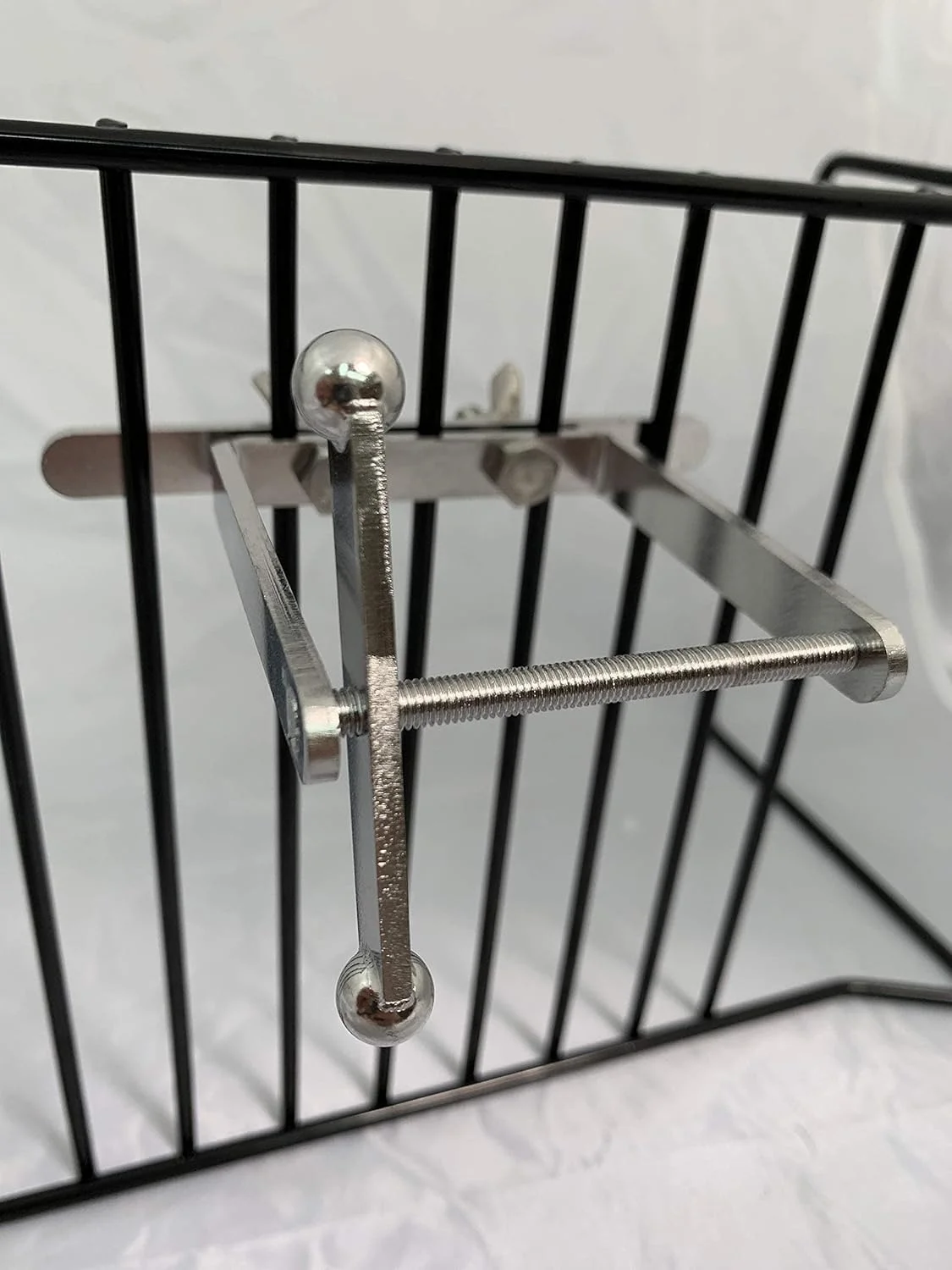 اسباب بازی چرخشی طوطی Busy Bird اسباب بازی چرخشی طوطی Busy Bird