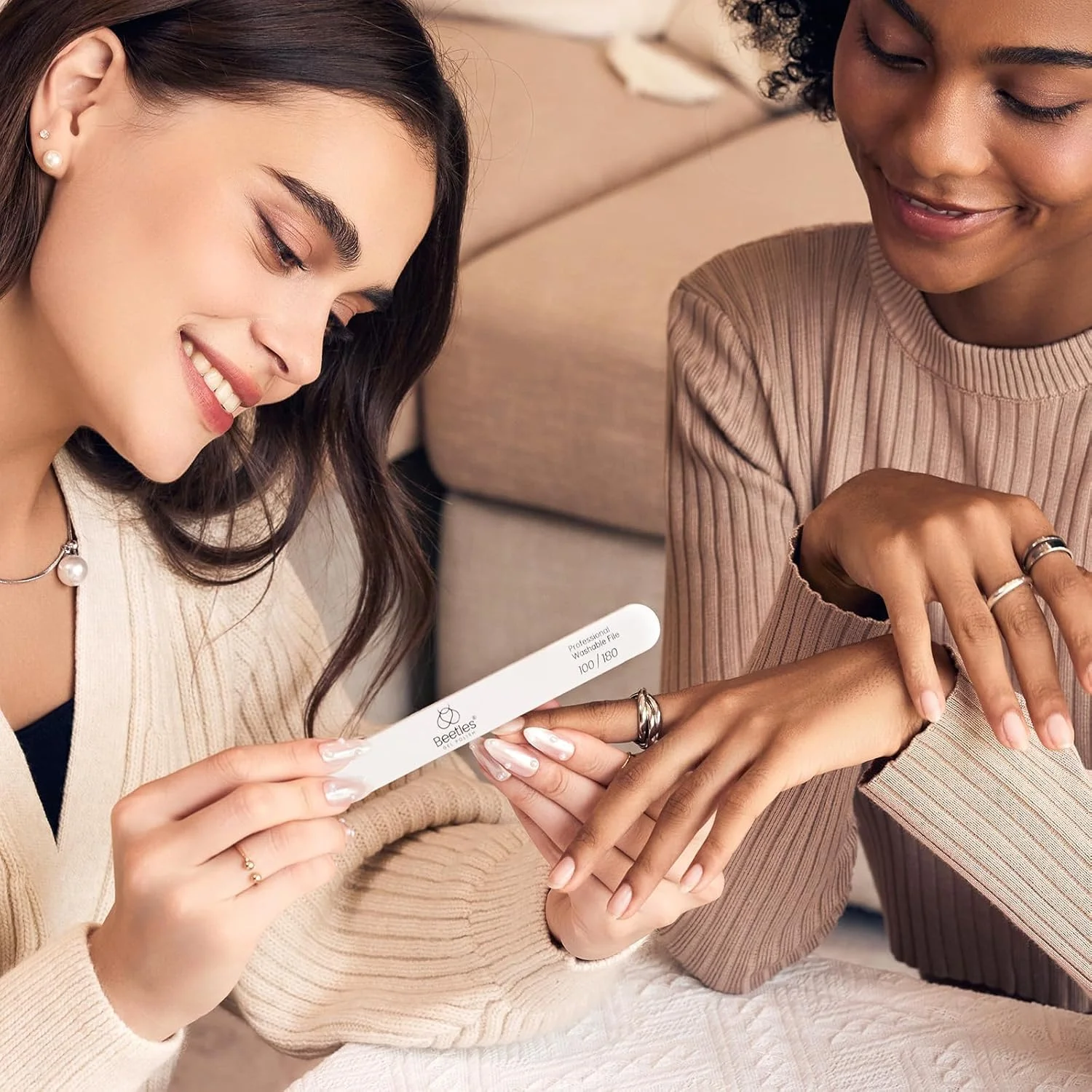 ست لاک ژل ناخن بیتلز با دستگاه یو وی، ست لاک ژل 54 عددی بیتلز فور سیزنز گلو 32 رنگ با بیس کت و تاپ کت مات و براق، مناسب برای طراحی ناخن و هدیه برای خانم ها، نوجوانان و دختران