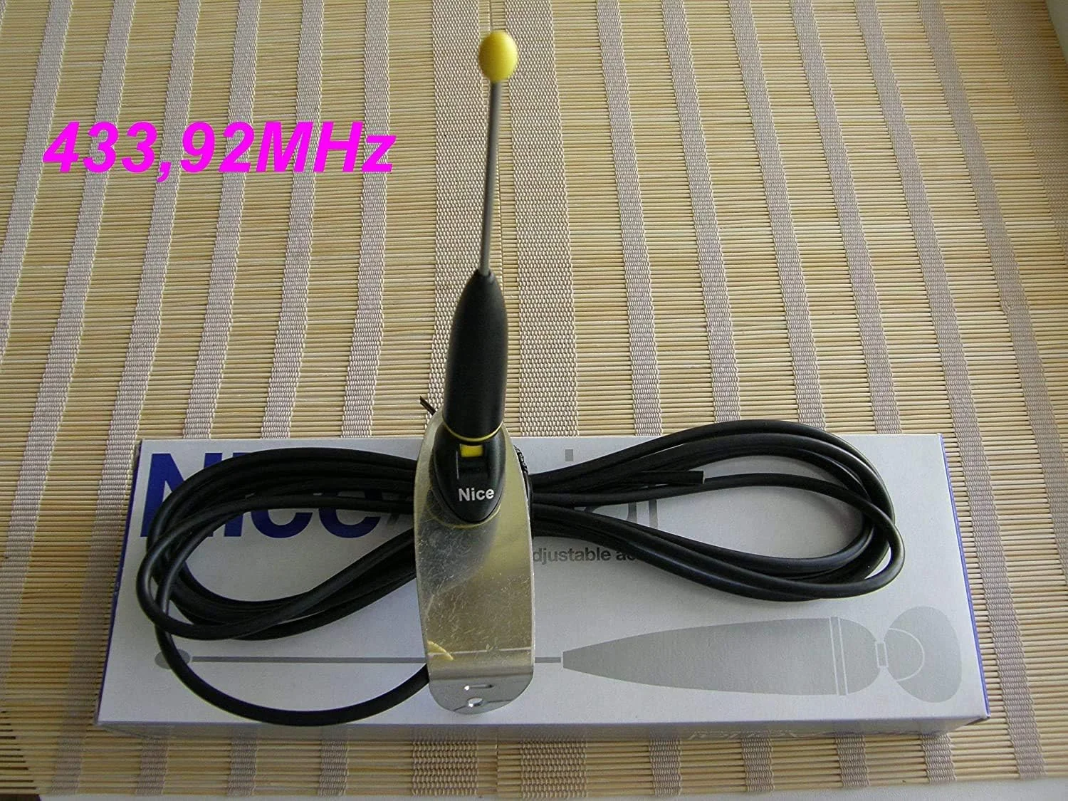 آنتن خارجی گیرنده حرفه ای نایس ABF، آنتن هوایی 433 مگاهرتز 50 اهم با کابل 3.3 متری RG58 برای درب گاراژ با برد تا 250 متر به همراه براکت نصب