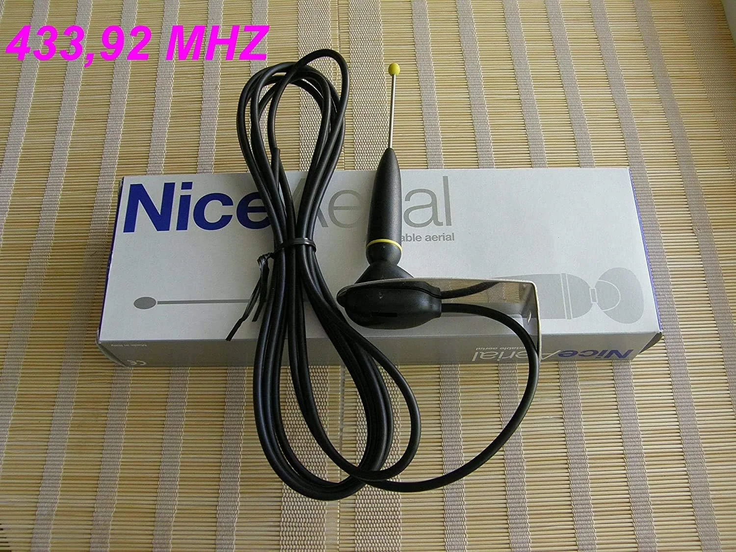 آنتن خارجی گیرنده حرفه ای نایس ABF، آنتن هوایی 433 مگاهرتز 50 اهم با کابل 3.3 متری RG58 برای درب گاراژ با برد تا 250 متر به همراه براکت نصب