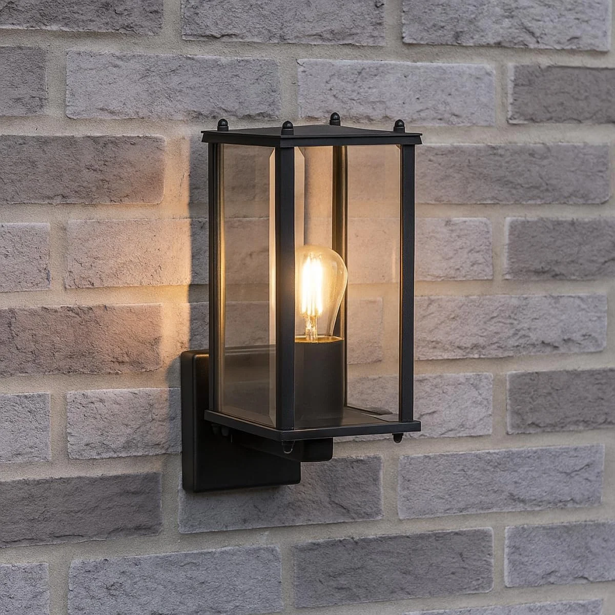 چراغ دیواری بیرونی فانوسی CGC Lighting با شیشه تراش دار مناسب برای ایوان (مشکی 3)