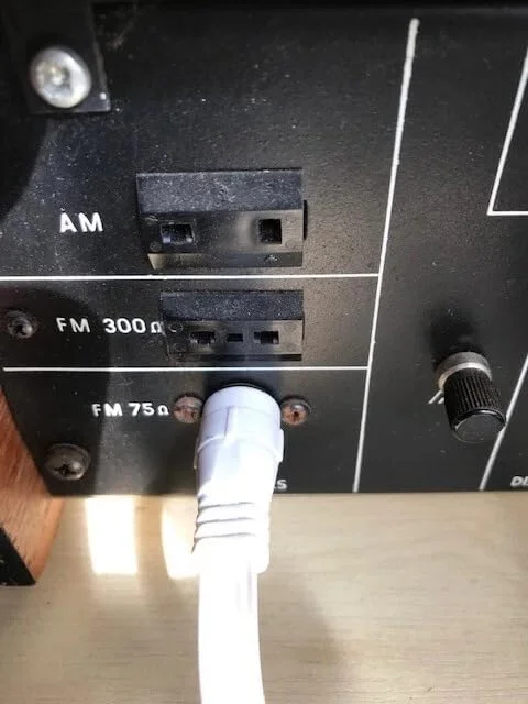 آنتن هوایی روبانی FM برای تیونر تقویت کننده Leak مدل 2000 و 2300