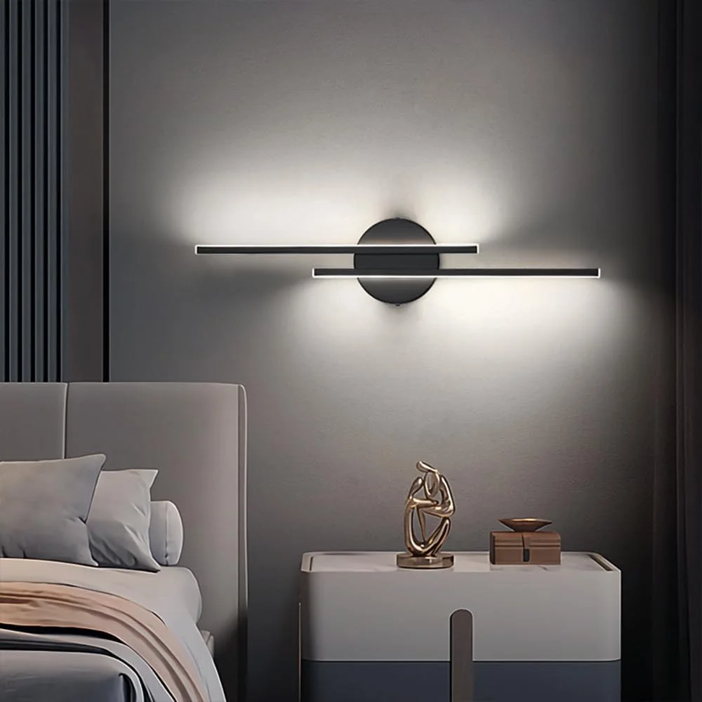 چراغ دیواری نواری بلند مشکی، چراغ دیواری مدرن LED با نور 360 درجه، چراغ دیواری کنار تخت خواب، چراغ دیواری فلزی خطی با حباب آکریلیک، چراغ دیواری راهرو ساده (نور سفید 71 سانتی متر)