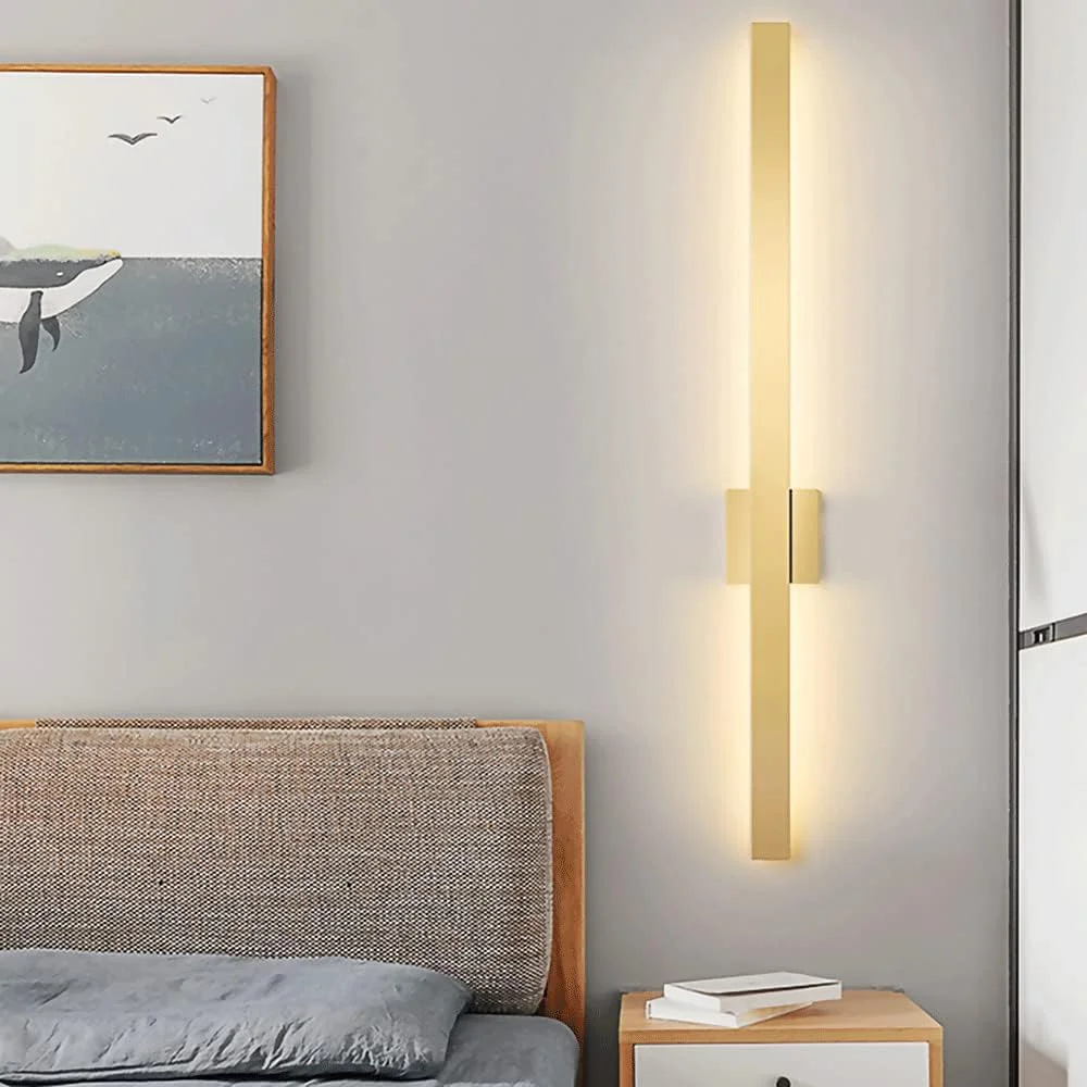 چراغ دیوارشور نواری بلند فلزی آلومینیومی، چراغ دیواری پس زمینه داخلی، چراغ های تزئینی مدرن LED برای اتاق نشیمن، شمعدان دیواری ساده طلایی برای کنار پله