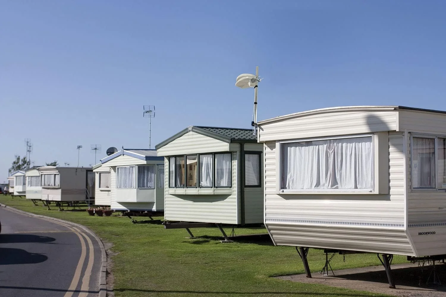 آنتن تلویزیون تقویت شده مرکوری مناسب کاروان، کمپینگ و قایق