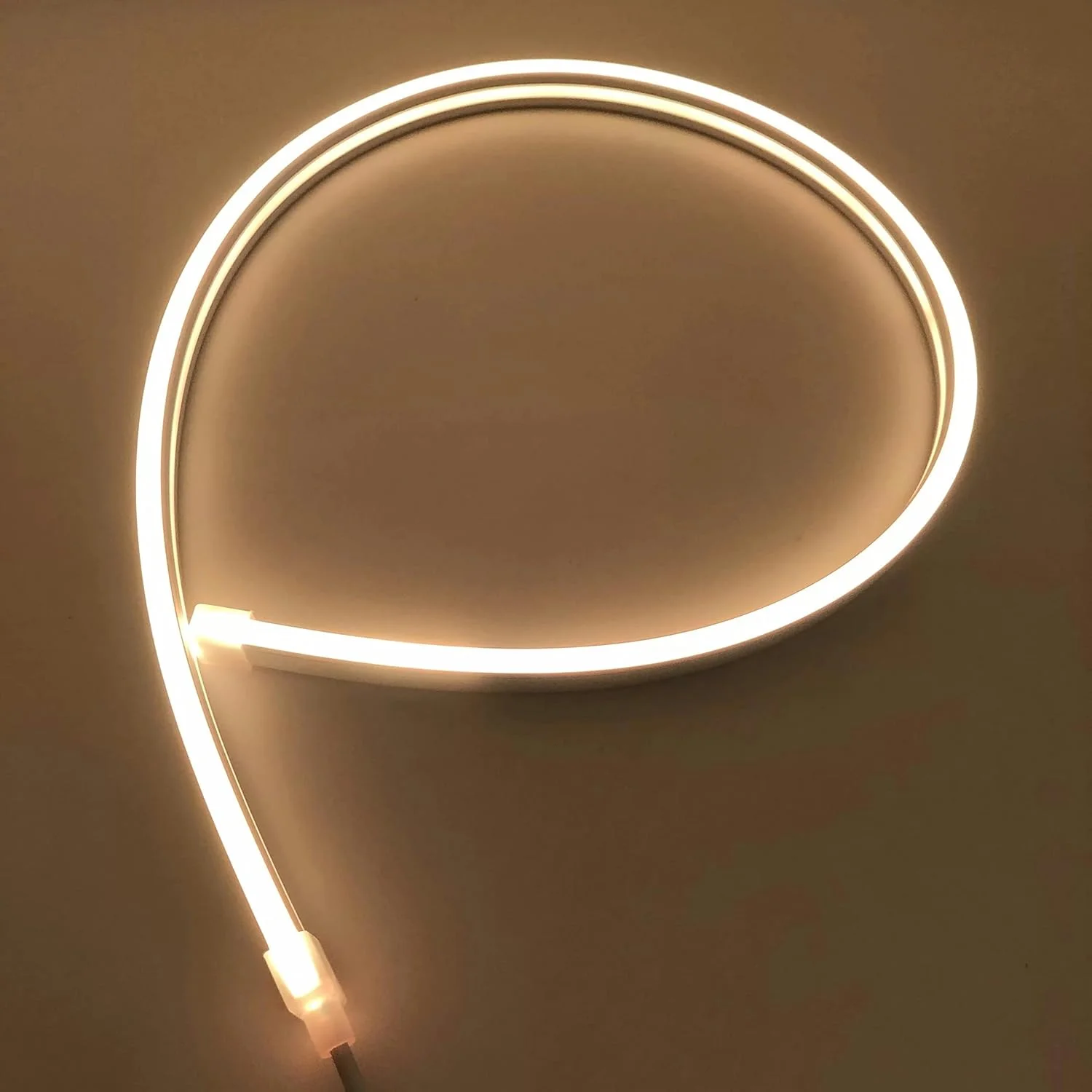نوار نئون LED با کیفیت عالی، ضد آب AC220V 2835 SMD برای نورپردازی منزل، آشپزخانه، تخت خواب، دکوراسیون انعطاف پذیر فضای باز (سفید گرم) (10 متر)