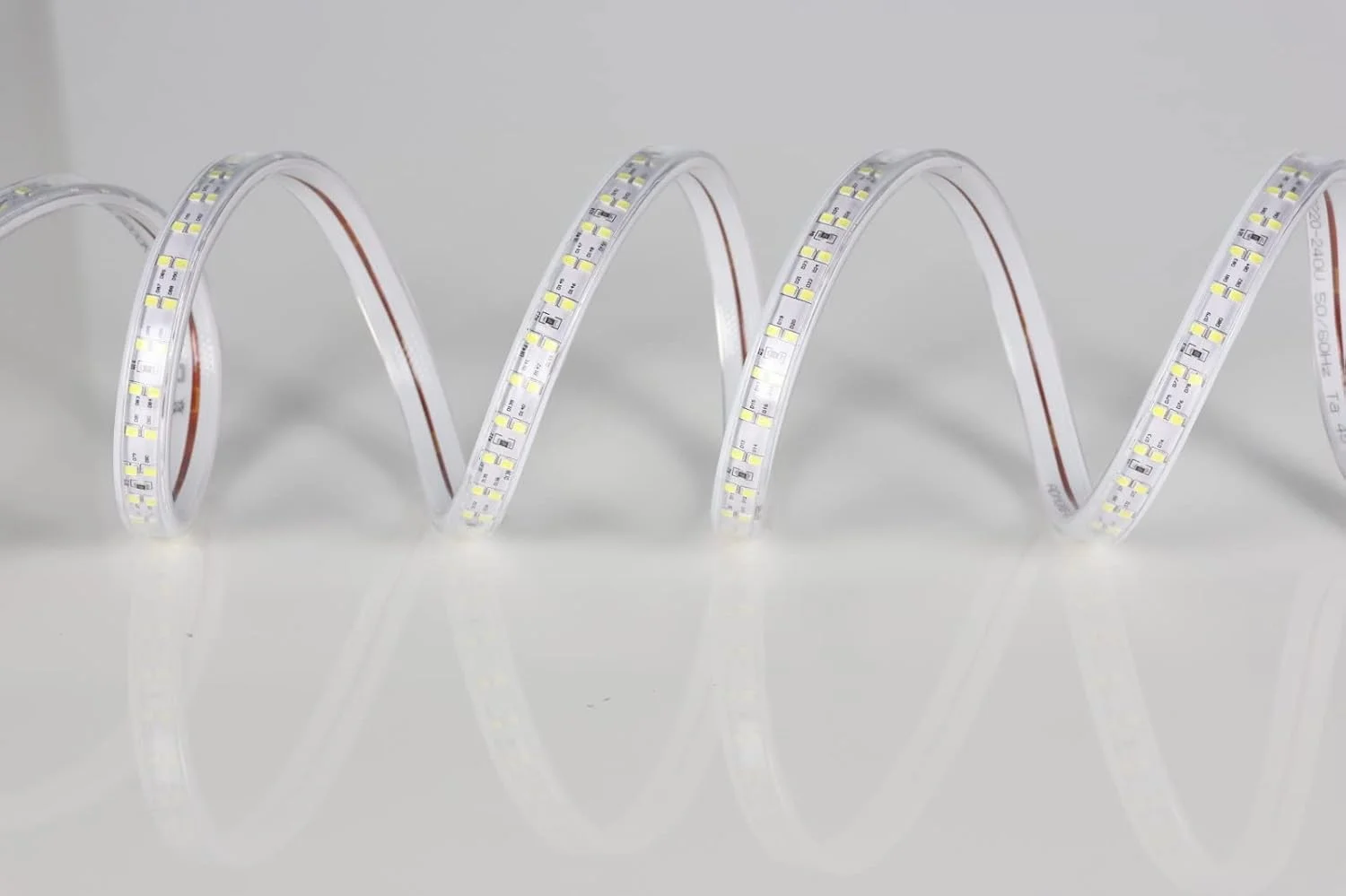 نوار چراغ ال ای دی ادمور انگلستان، نور روز، 2 لاین SMD، 50 متر، مناسب برای دکوراسیون روشنایی داخلی و خارجی (10 میلی متر، سفید)، ضد آب و ضد گرد و غبار
