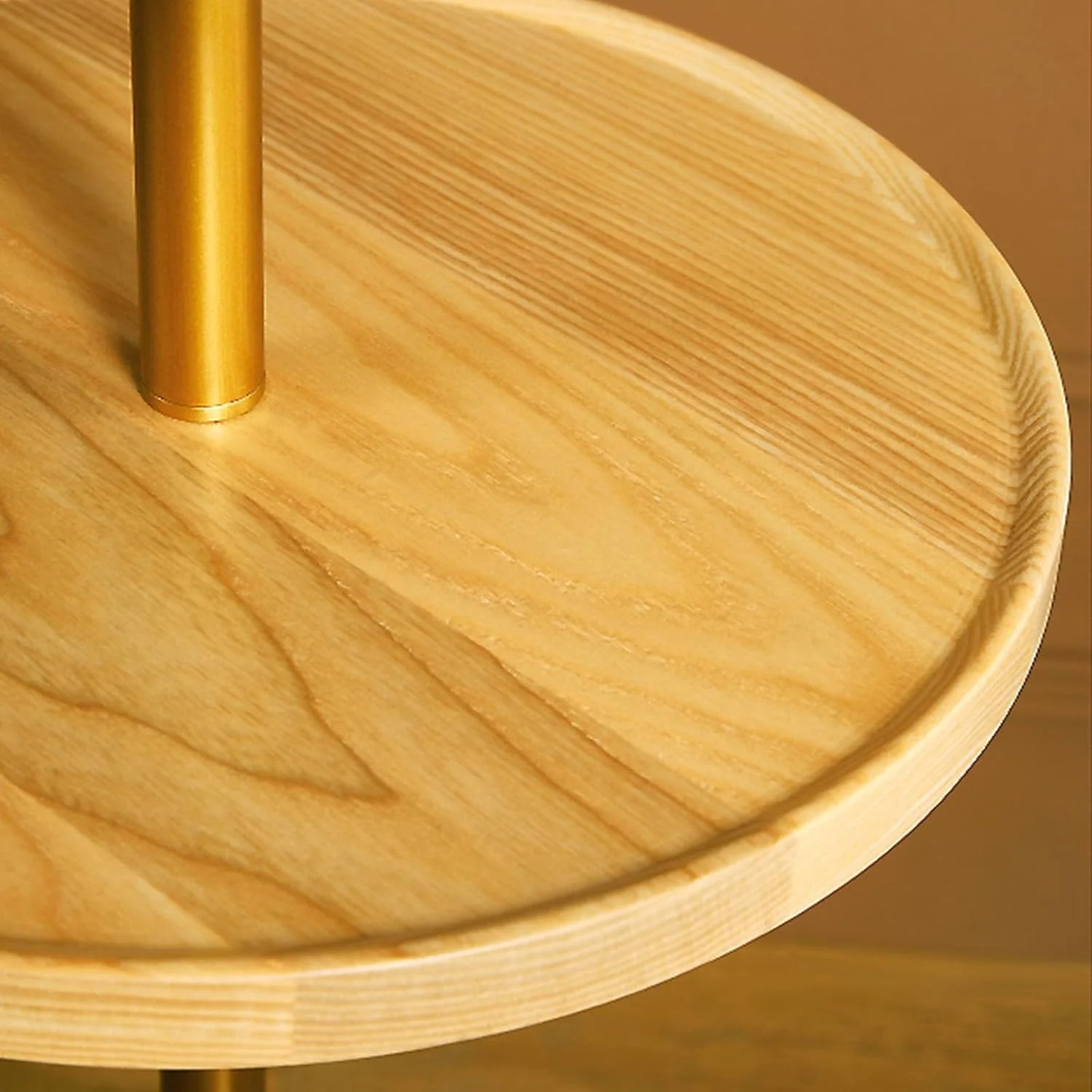 چراغ های ایستاده اتاق نشیمن مصباح قائم با سینی چوبی، چراغ کف روستایی برای مطالعه اتاق خواب خانه خانواده مصباح قراءة عصري چراغ های ایستاده اتاق نشیمن مصباح قائم با سینی چوبی، چراغ کف روستایی برای مطالعه اتاق خواب خانه خانواده مصباح قراءة عصري