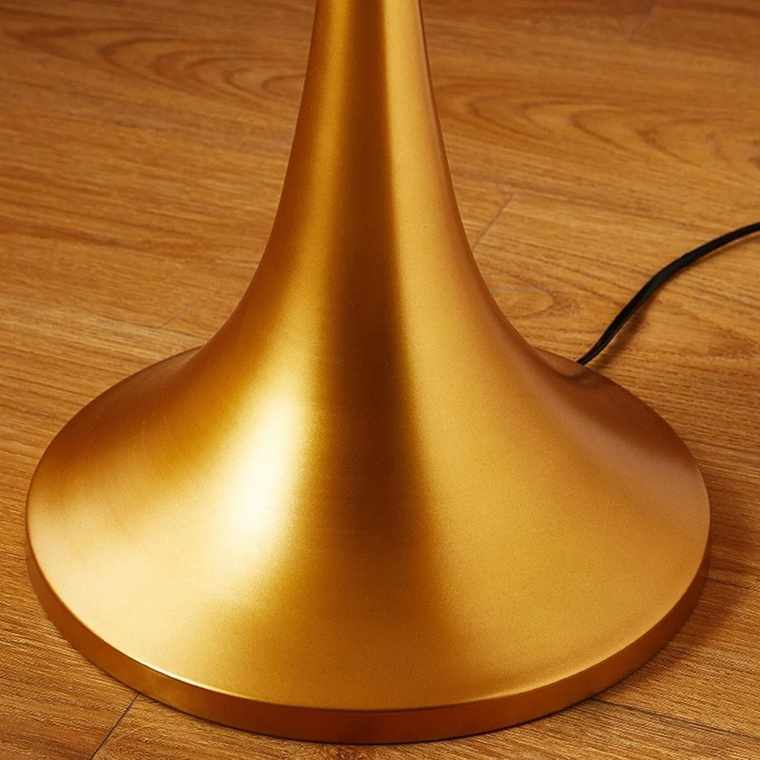 چراغ های ایستاده اتاق نشیمن مصباح قائم با سینی چوبی، چراغ کف روستایی برای مطالعه اتاق خواب خانه خانواده مصباح قراءة عصري چراغ های ایستاده اتاق نشیمن مصباح قائم با سینی چوبی، چراغ کف روستایی برای مطالعه اتاق خواب خانه خانواده مصباح قراءة عصري