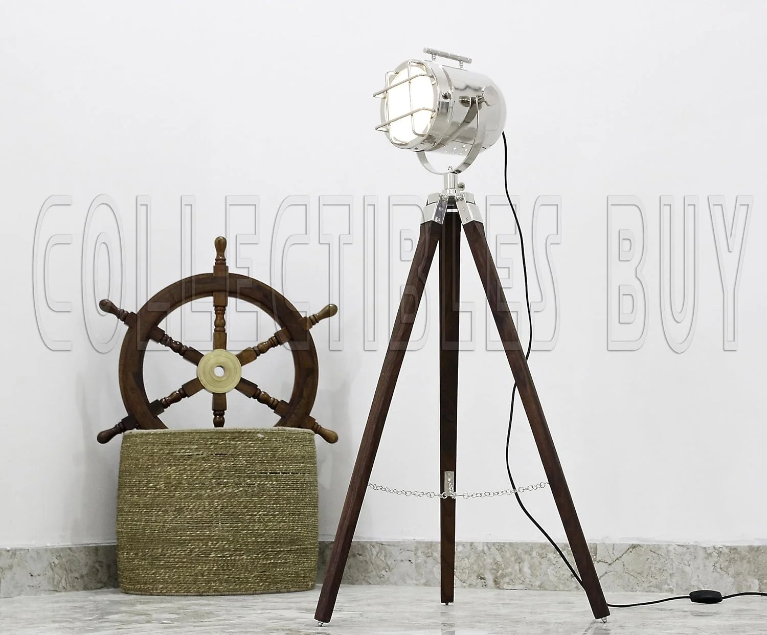 چراغ ایستاده سبک صنعتی و قدیمی فیلمبرداری با پایه سه پایه قهوه ای و روکش نقره ای چراغ ایستاده سبک صنعتی و قدیمی فیلمبرداری با پایه سه پایه قهوه ای و روکش نقره ای