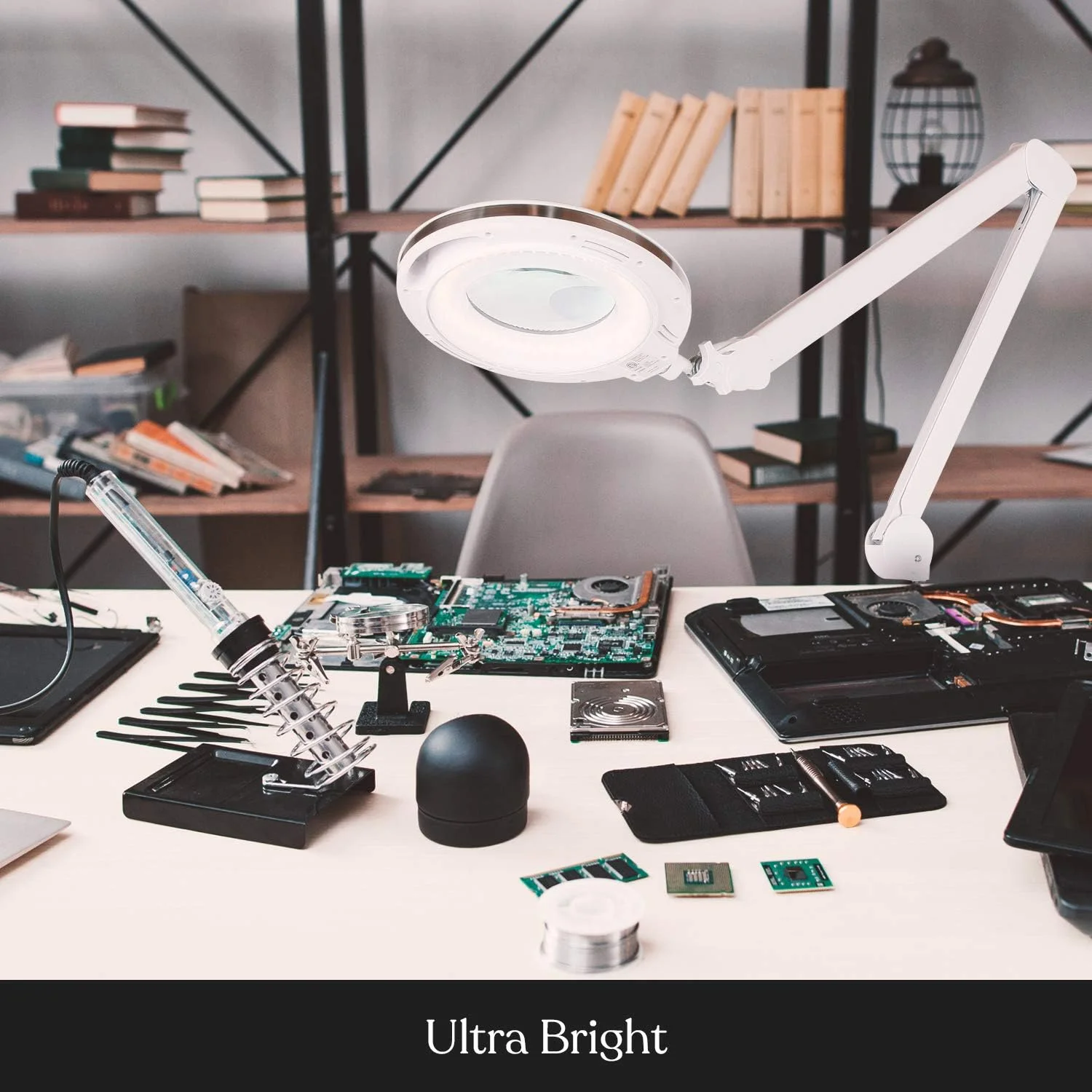 چراغ ذرهبینی Brightech LightView Pro با نور و پایه، چراغ ایستاده ذرهبینی با پایه چرخدار 6 تایی برای فیشیال، متخصصان مژه، چراغ کار LED دیمر دار برای خیاطی و صنایع دستی چراغ ذرهبینی Brightech LightView Pro با نور و پایه، چراغ ایستاده ذرهبینی با پایه چرخدار 6 تایی برای فیشیال، متخصصان مژه، چراغ کار LED دیمر دار برای خیاطی و صنایع دستی