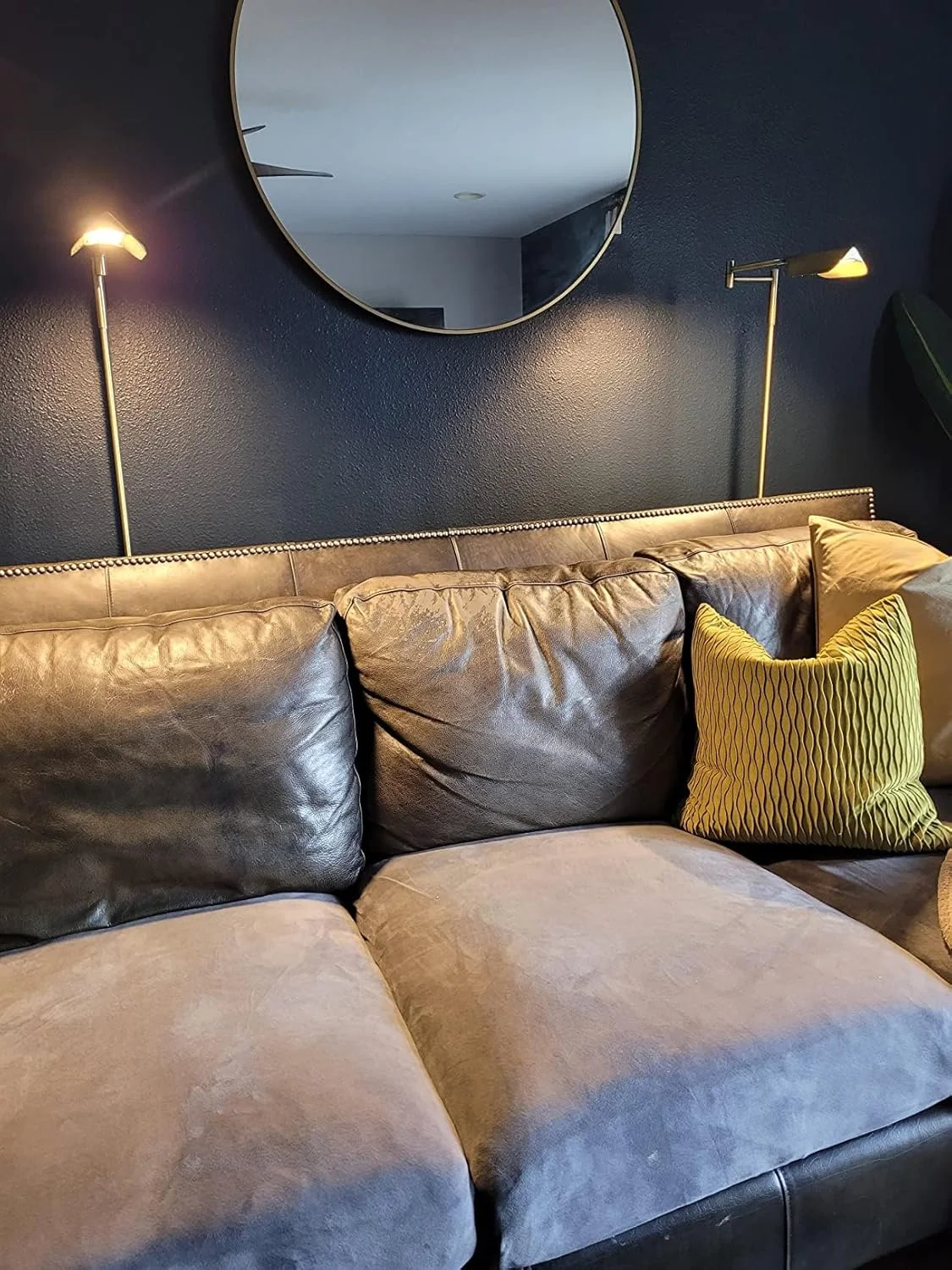 چراغ مطالعه LED ایستاده Brightech Leaf، چراغ کف قابل تنظیم با چرخش آسان روی صندلی یا میز برای اتاق نشیمن و دفاتر، چراغ بلند ایستاده قابل تنظیم، برای خیاطی و صنایع دستی، برنج عتیقه (طلایی) چراغ مطالعه LED ایستاده Brightech Leaf، چراغ کف قابل تنظیم با چرخش آسان روی صندلی یا میز برای اتاق نشیمن و دفاتر، چراغ بلند ایستاده قابل تنظیم، برای خیاطی و صنایع دستی، برنج عتیقه (طلایی)