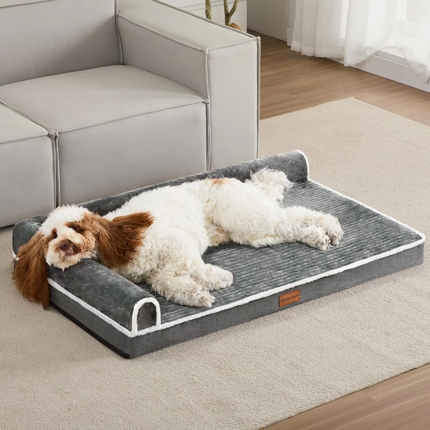 تخت سگ ارتوپدی سایز بزرگ Patas Lague XL، مناسب سگ های بزرگ سایز 107x71 سانتی متر، ضد آب، راحت، با پشتی L، بزرگ، ضد لغزش، نرم، گرم، تشک مبل خواب باکس حیوانات خانگی با روکش قابل جابجایی و شستشو، خاکستری تخت سگ ارتوپدی سایز بزرگ Patas Lague XL، مناسب سگ های بزرگ سایز 107x71 سانتی متر، ضد آب، راحت، با پشتی L، بزرگ، ضد لغزش، نرم، گرم، تشک مبل خواب باکس حیوانات خانگی با روکش قابل جابجایی و شستشو، خاکستری