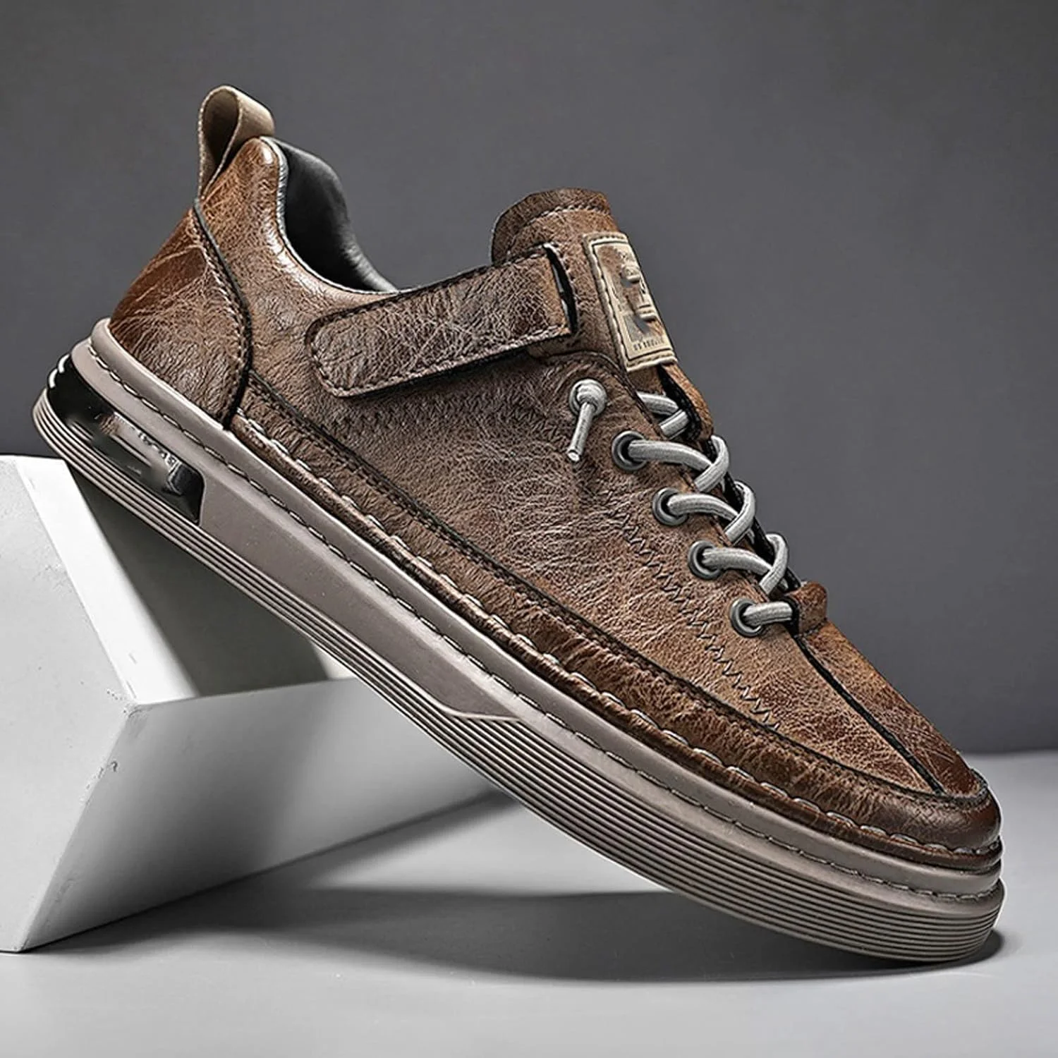 کفش کتانی مردانه AUEMNUR، کفش های کتانی غیر رسمی مردانه، بند دار، کفش ورزشی دویدن مردانه، کفش تخت کلاسیک چرمی مردانه (قهوه ای، 43) کفش کتانی مردانه AUEMNUR، کفش های کتانی غیر رسمی مردانه، بند دار، کفش ورزشی دویدن مردانه، کفش تخت کلاسیک چرمی مردانه (قهوه ای، 43)