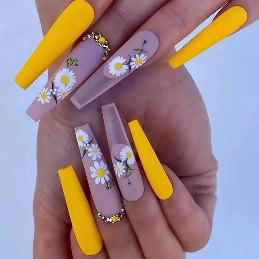 ناخن مصنوعی لوکس زرد KASTWAVE، ناخن های فوق العاده بلند با طرح گل و نگین، ناخن های صورتی مربعی اکریلیک با برچسب چسب، مناسب برای مجالس زنانه - 24 عدد ناخن مصنوعی لوکس زرد KASTWAVE، ناخن های فوق العاده بلند با طرح گل و نگین، ناخن های صورتی مربعی اکریلیک با برچسب چسب، مناسب برای مجالس زنانه - 24 عدد