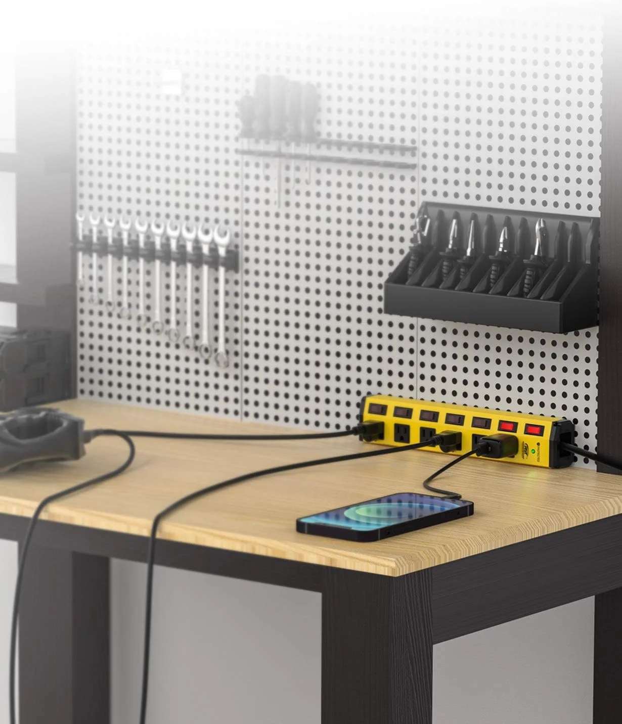 محافظ برق فلزی سنگین CRST با کلیدهای تکی و دوشاخه تخت 15 آمپر/1875 وات (1200 ژول) کابل 14AWG به طول 1.8 متر با بست چسبی محافظ برق فلزی سنگین CRST با کلیدهای تکی و دوشاخه تخت 15 آمپر/1875 وات (1200 ژول) کابل 14AWG به طول 1.8 متر با بست چسبی