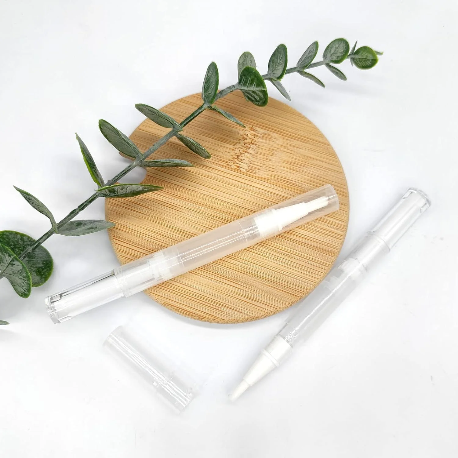 ۶ عدد قلم روغن کوتیکول خالی ۳ میلی لیتری با ۳ عدد پیپت، قلم های چرخشی شفاف، قلم روغن ناخن با نوک برس، اپلیکاتورهای ظرف لوازم آرایشی برای روغن ناخن خانگی، براق کننده لب، مایع رشد مژه و غیره