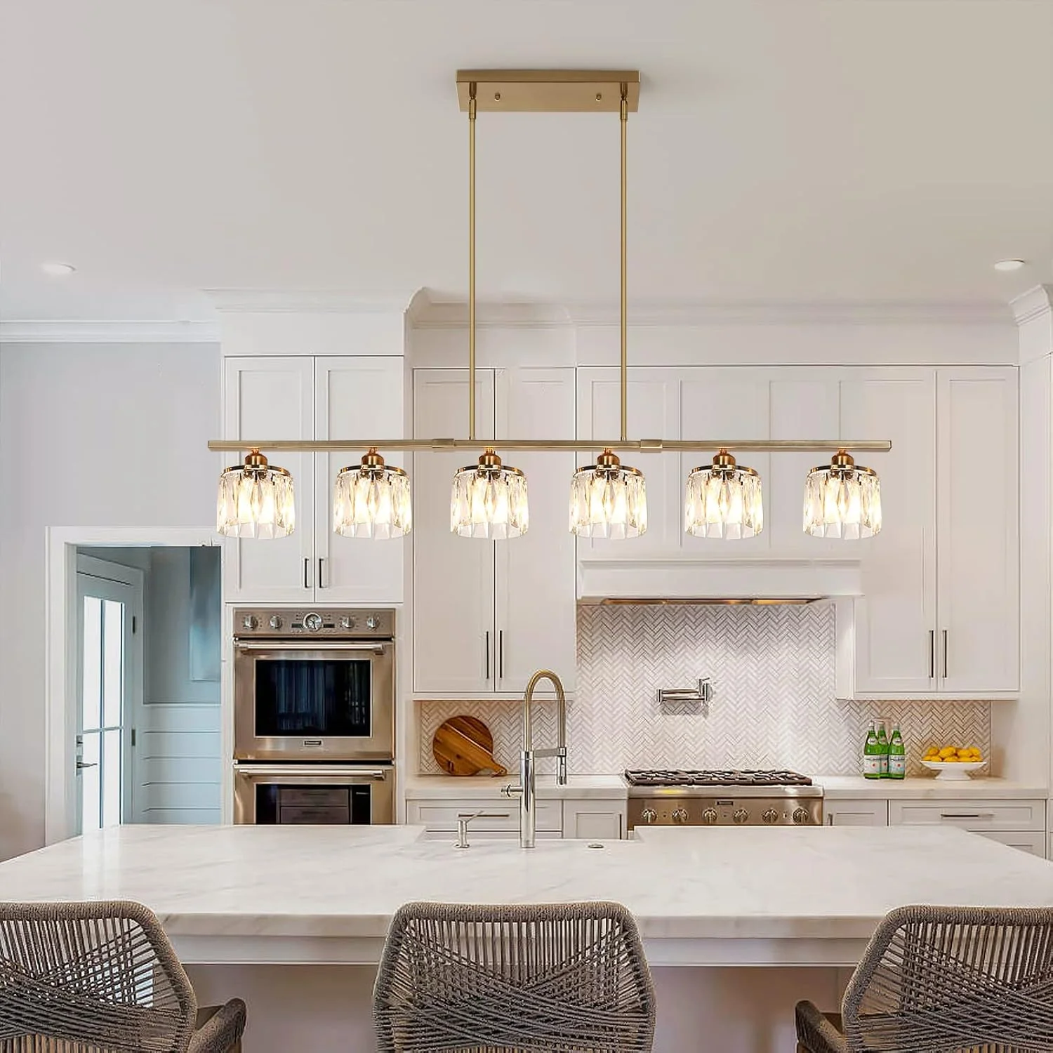 لوستر کریستالی طلایی جزیره مدرن Qcyuui، چراغ آویز سقفی 6 شاخه، روشنایی برنجی طلایی قابل تنظیم خطی اواسط قرن، آویز بالای میز برای آشپزخانه، اتاق نشیمن، اتاق غذاخوری، اتاق خواب