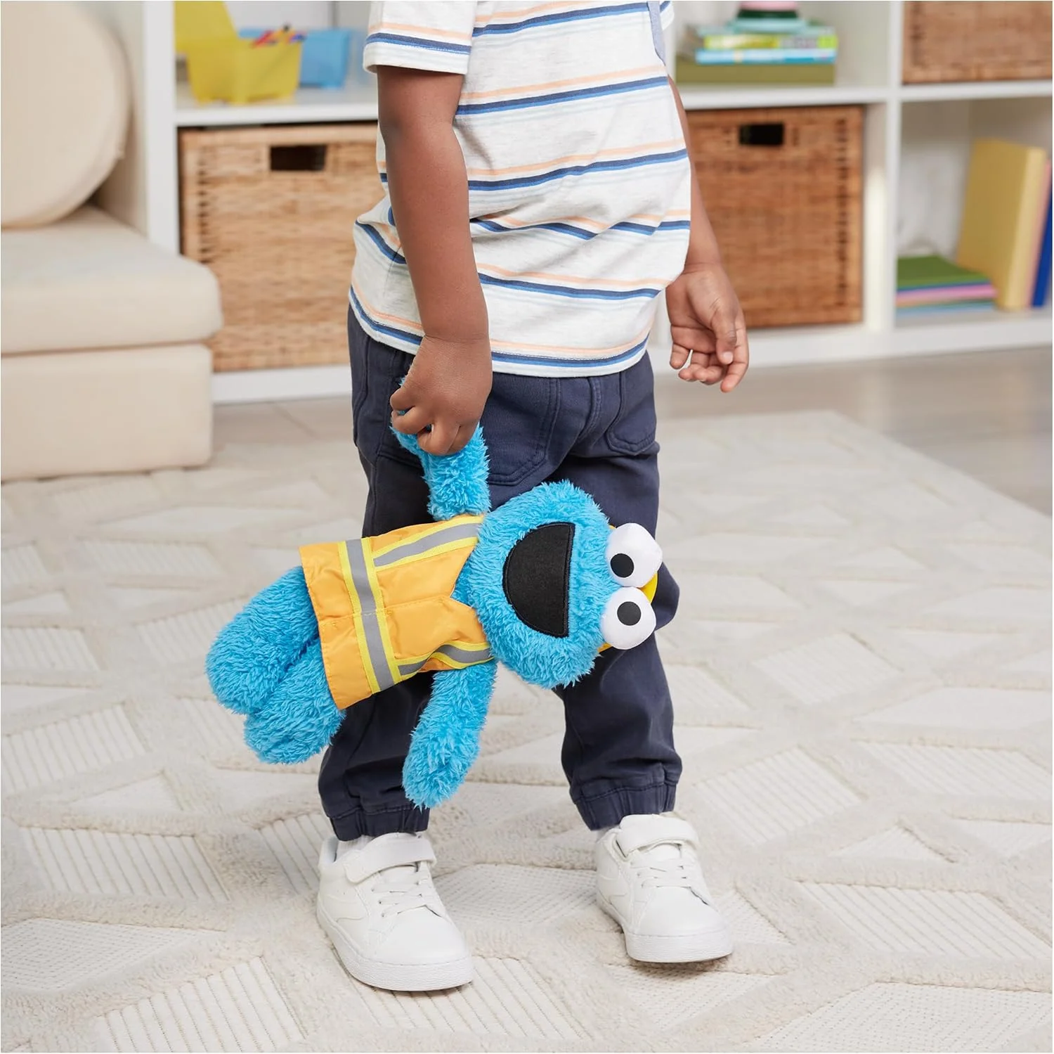 عروسک پولیشی هیولای کوکی با لباس کارگر ساختمانی از مجموعه خیابان سسمی، مناسب برای کودکان بالای 1 سال، آبی، 33 سانتی متر عروسک پولیشی هیولای کوکی با لباس کارگر ساختمانی از مجموعه خیابان سسمی، مناسب برای کودکان بالای 1 سال، آبی، 33 سانتی متر