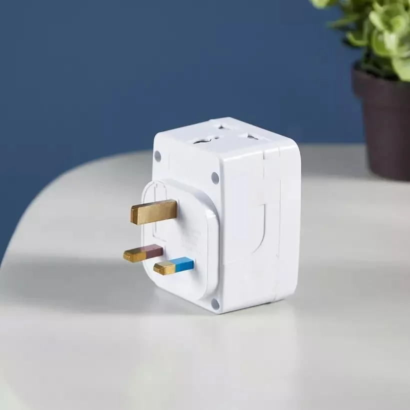 تبدیل دوشاخه برق MELFI سه راهی – استاندارد بریتانیا BS1362 با فیوز (3 پریز, دوشاخه 3 پین)