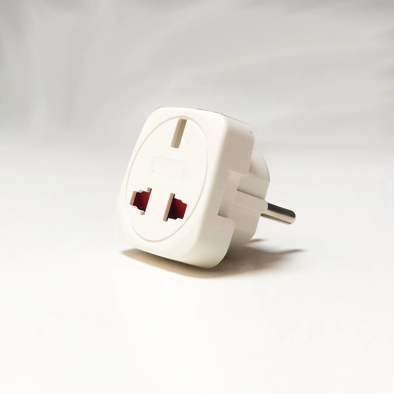 آداپتور مسافرتی شوکو ۲۵۰ ولت ۱۰ آمپر با درپوش ایمنی