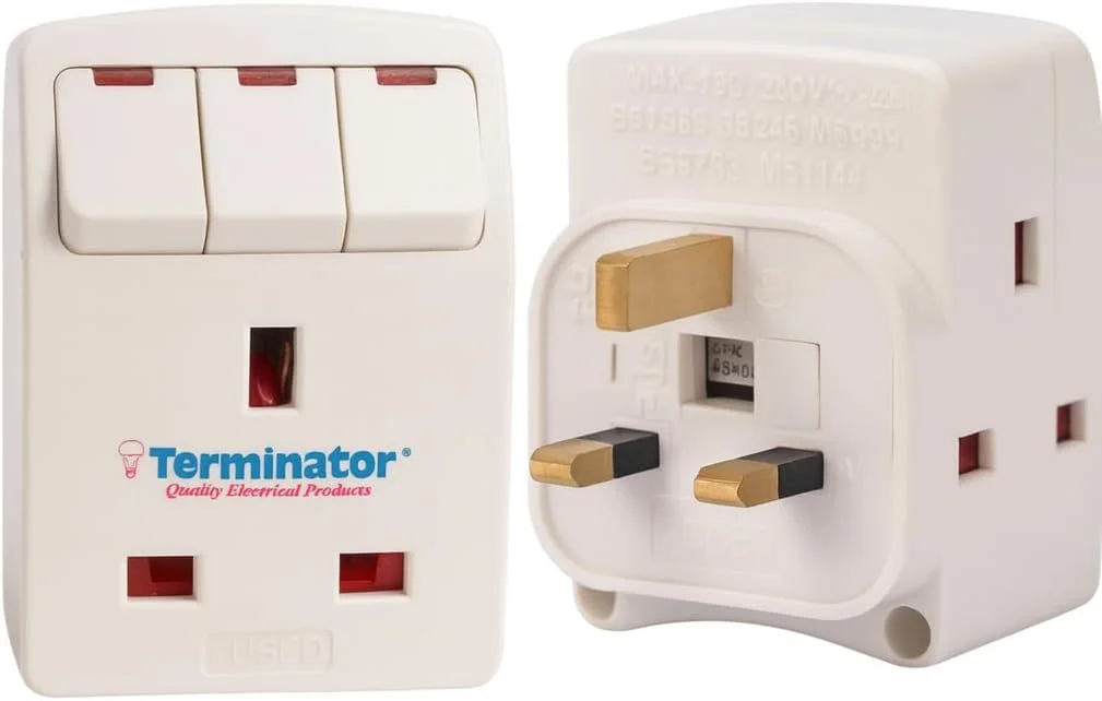 تبدیل سه راهی برق مدل Terminator با دوشاخه بریتانیایی – دارای تاییدیه ESMA، فیوز 13 آمپر، کلیدهای جداگانه و نشانگر نئون، سازگار با دوشاخه های 2 پین/3 پین، مقاوم در برابر آتش، افزایش دهنده جمع و جور برق مسافرتی – سفید