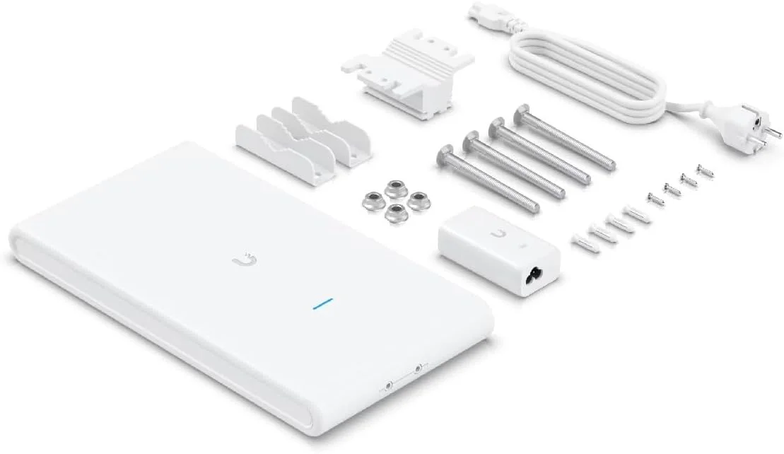 اکسس پوینت وایرلس یوبیکیوتی نتورکس UAP-AC-M-PRO با سرعت 1300 مگابیت بر ثانیه و قابلیت PoE - سفید