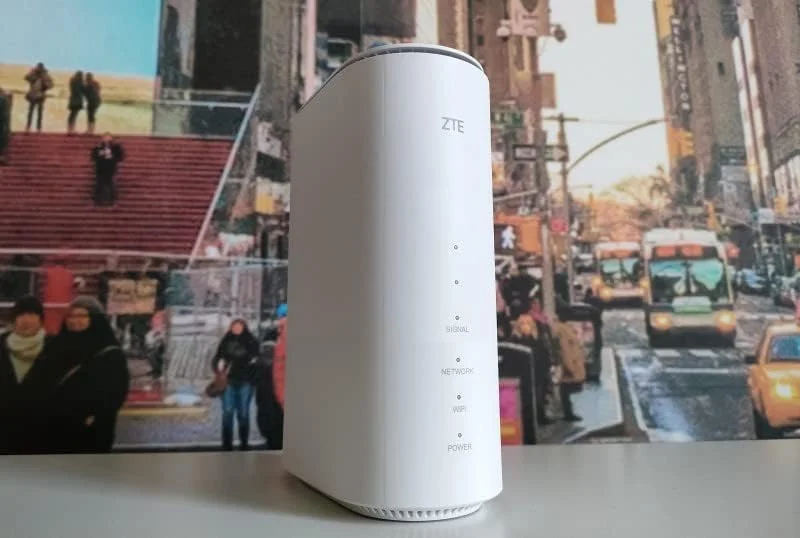 مودم روتر 5G داخلی ZTE MC888 با سرعت 2.8 گیگابیت بر ثانیه، دارای 2 پورت WAN/LAN GE RJ45 و 1 پورت RJ11 برای صدا مودم روتر 5G داخلی ZTE MC888 با سرعت 2.8 گیگابیت بر ثانیه، دارای 2 پورت WAN/LAN GE RJ45 و 1 پورت RJ11 برای صدا