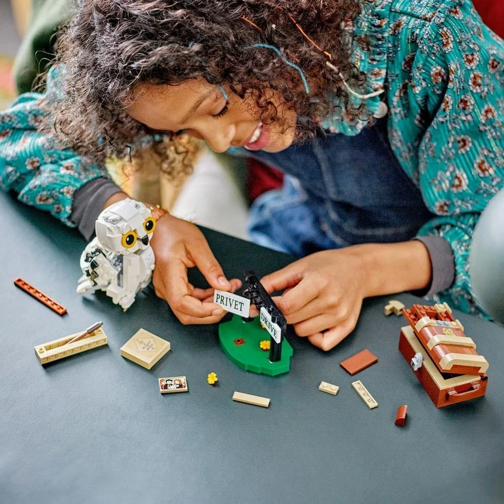 لگو هری پاتر جغد هدویگ در شماره 4 پرایوت درایو، اسباب بازی ساختنی برای کودکان 7 سال به بالا، دختران و پسران، با فیگور جغد، مجموعه بازی مستقل، ایده هدیه کوچک دنیای جادوگری برای ماه رمضان 76425 لگو هری پاتر جغد هدویگ در شماره 4 پرایوت درایو، اسباب بازی ساختنی برای کودکان 7 سال به بالا، دختران و پسران، با فیگور جغد، مجموعه بازی مستقل، ایده هدیه کوچک دنیای جادوگری برای ماه رمضان 76425