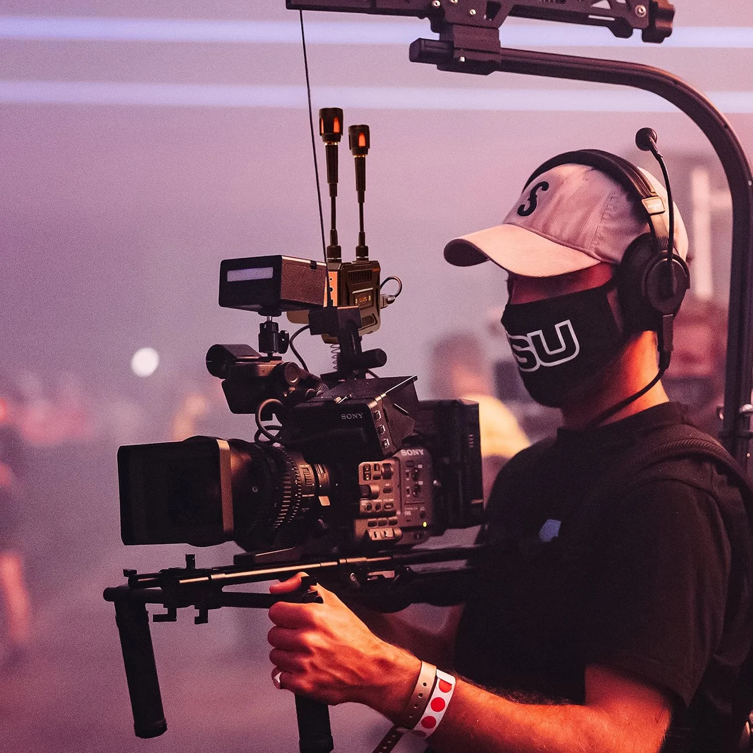 فرستنده و گیرنده ویدیویی بی سیم حرفه ای، برد بلند 338 متر، انتقال ویدیویی HDMI 1080P، پشتیبانی از کنترل از راه دور IR، پخش جریانی از رایانه شخصی، دوربین، لپ تاپ، نتفلیکس به تلویزیون های HD/پروژکتور/DSLR