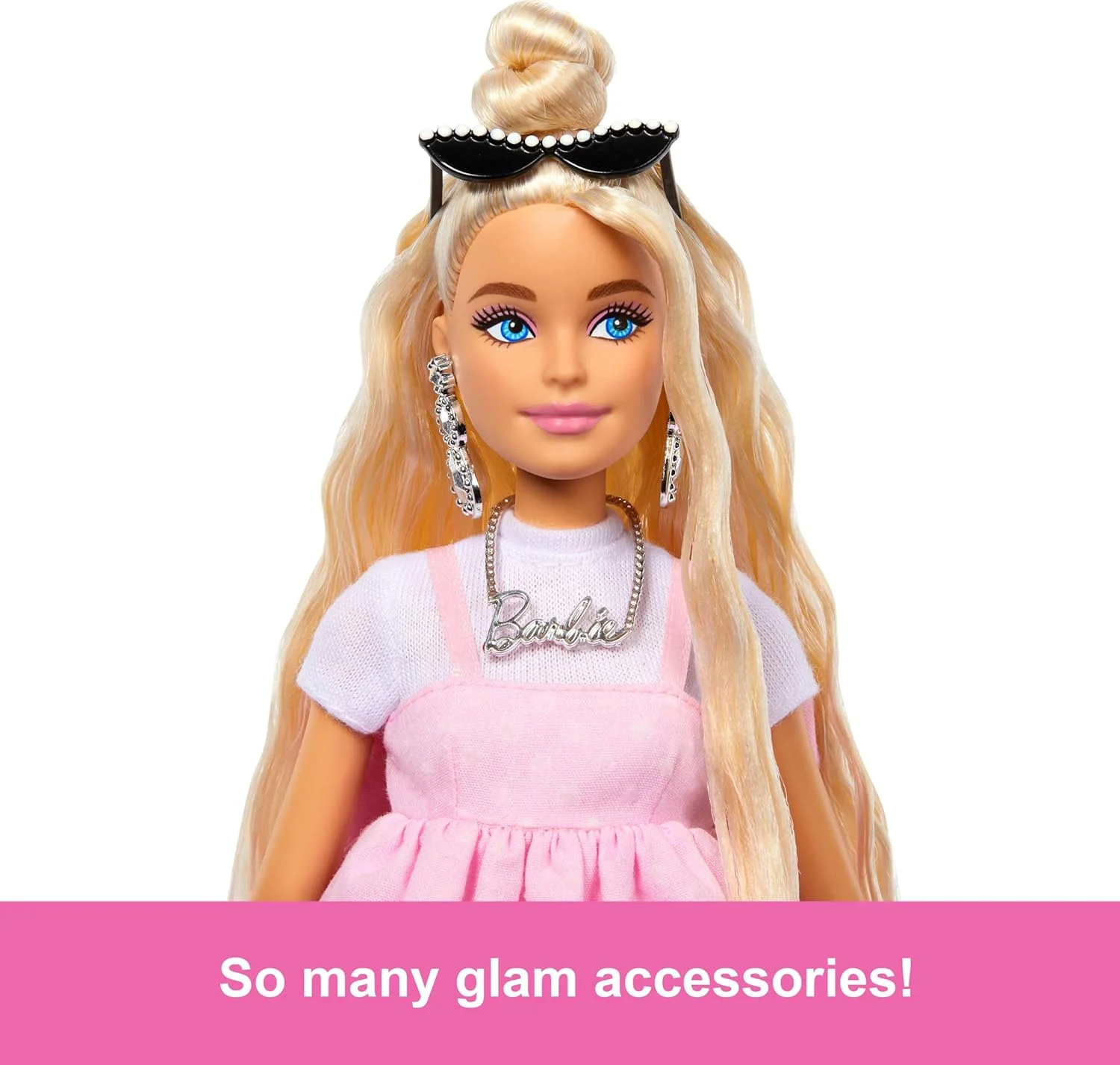 عروسک باربی استایل لوکس شماره 3 با لباس باربیکور، موهای بلوند جمع شده، پیراهن صورتی پاستلی با پاپیون بزرگ و اکسسوریهایی مانند جوراب شلواری توری عروسک باربی استایل لوکس شماره 3 با لباس باربیکور، موهای بلوند جمع شده، پیراهن صورتی پاستلی با پاپیون بزرگ و اکسسوریهایی مانند جوراب شلواری توری