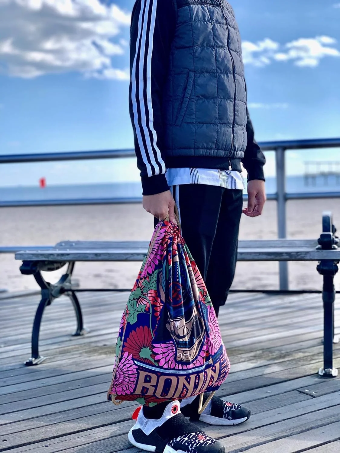 کیف لباس رزمی Ronin Brand طرح سر امپراتور سامورایی - مناسب برای تمام لباسهای رزمی BJJ، کاراته، جودو، تکواندو، کمبو - یونیسکس، طلایی، کوله پشتی 45x35 سانتیمتر کیف لباس رزمی Ronin Brand طرح سر امپراتور سامورایی - مناسب برای تمام لباسهای رزمی BJJ، کاراته، جودو، تکواندو، کمبو - یونیسکس، طلایی، کوله پشتی 45x35 سانتیمتر