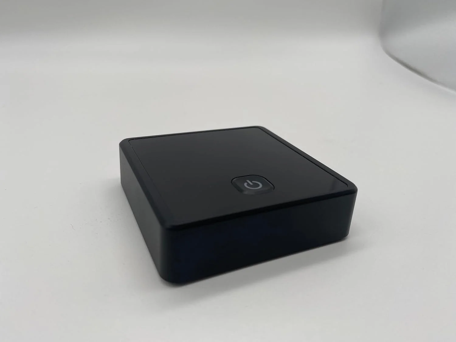 فرستنده و گیرنده بلوتوث 5.0 Isobel (اپتیکال، AUX 3.5 میلی‌متری، RCA)، آداپتور صوتی بی‌سیم با تأخیر کم، آداپتور بلوتوث AUX قابل شارژ برای تلویزیون، کامپیوتر، ماشین/سیستم استریو خانگی، بلندگوها، اتصال دوگانه