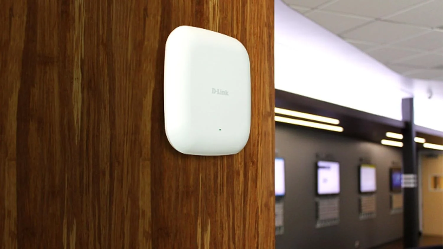 اکسس پوینت دو بانده PoE دی-لینک AC1300 Wave 2، قابل مدیریت به صورت مستقل یا از طریق نرم افزار از راه دور (Nuclias Connect)، پورت گیگابیتی، قابل نصب روی دیوار یا سقف، پشتیبانی از 802.3af PoE، حالت پل وای فای (DAP-2610) سفید