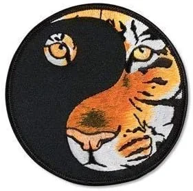 نشان گلدوزی هنرهای رزمی Playwell - طرح ببر یین یانگ