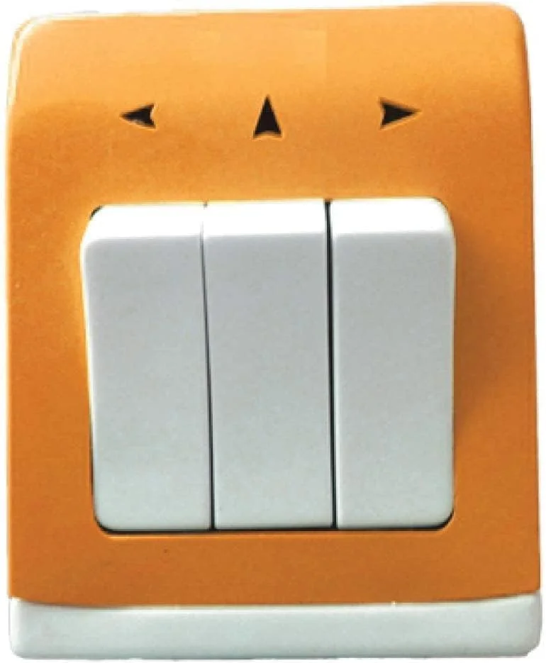 آداپتور مسافرتی 3 در 1 جهانی با کلیدهای جداگانه