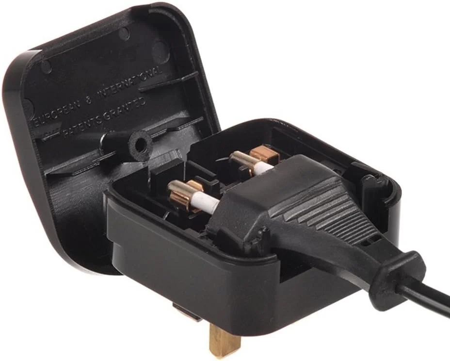 تبدیل دوشاخه برق EU به UK مکلین MCE71 دارای فیوز 5 آمپر و نشان CE تبدیل دوشاخه برق EU به UK مکلین MCE71 دارای فیوز 5 آمپر و نشان CE