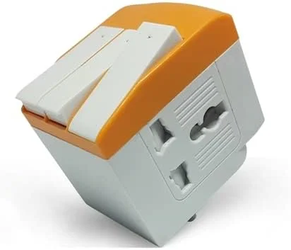 تبدیل سه شاخه برق امباکس با کلید مجزا، محافظ فیوزدار و سه خروجی برای منزل، اداره و مسافرت - 5 آمپر - 250 ولت، بسته 1 عددی نارنجی