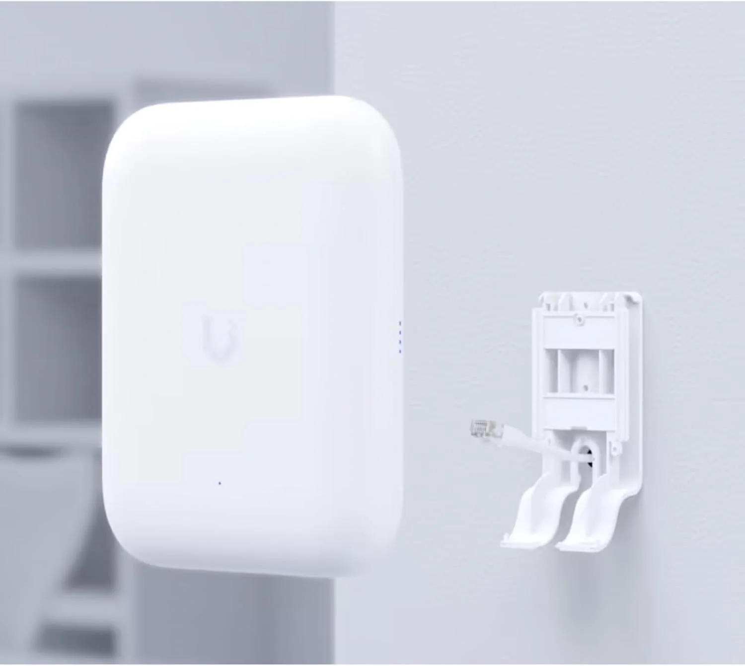 اکسس پوینت بیرونی وای فای 7 یوبیکیوتی U7 اکسس پوینت بیرونی وای فای 7 یوبیکیوتی U7