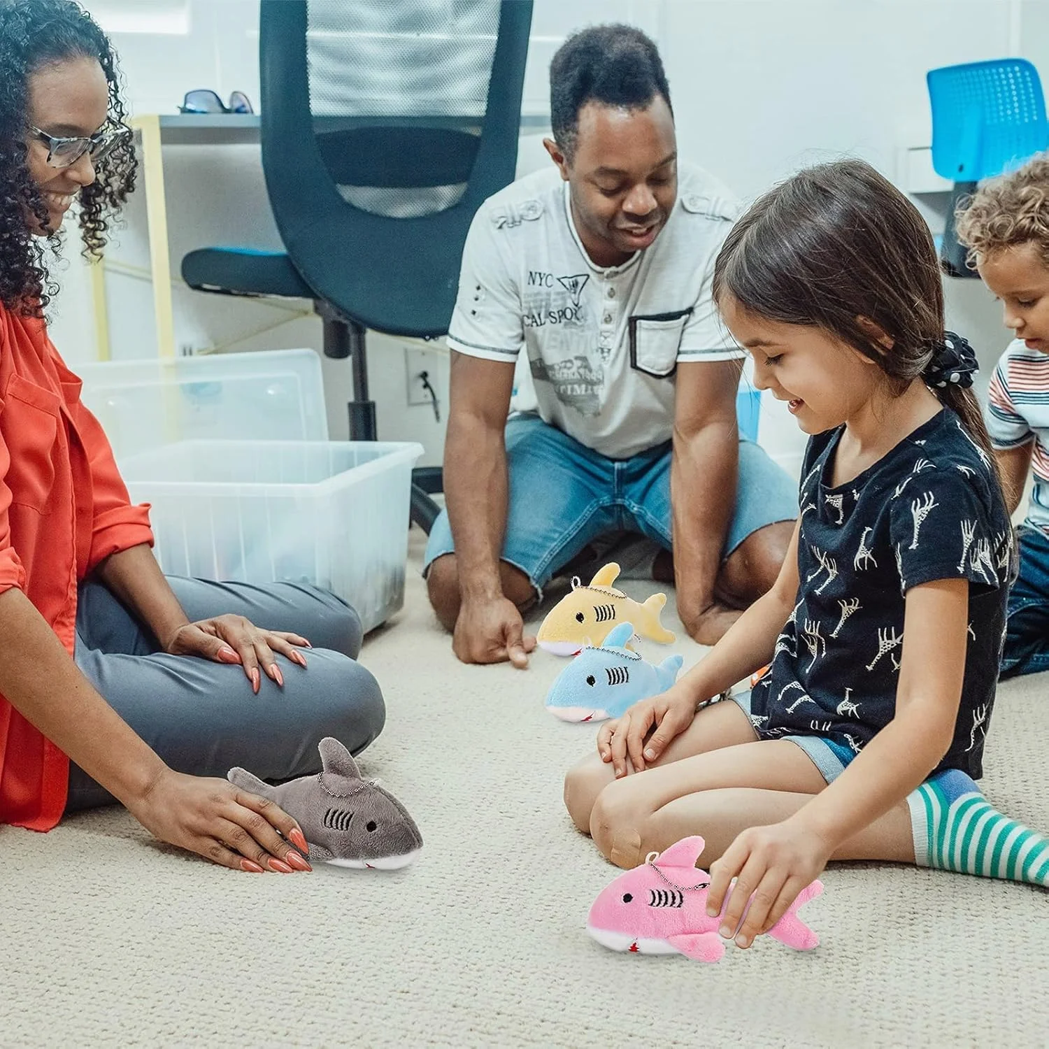 ست 12 عددی مینی عروسک کوسه نرم و لطیف، هدیه مهمانی، اسباب بازی حیوانات اقیانوسی کوچک برای نوزادان، کودکان، پر کردن جوراب، 10 سانتی متر (صورتی، آبی، خاکستری، زرد) ست 12 عددی مینی عروسک کوسه نرم و لطیف، هدیه مهمانی، اسباب بازی حیوانات اقیانوسی کوچک برای نوزادان، کودکان، پر کردن جوراب، 10 سانتی متر (صورتی، آبی، خاکستری، زرد)